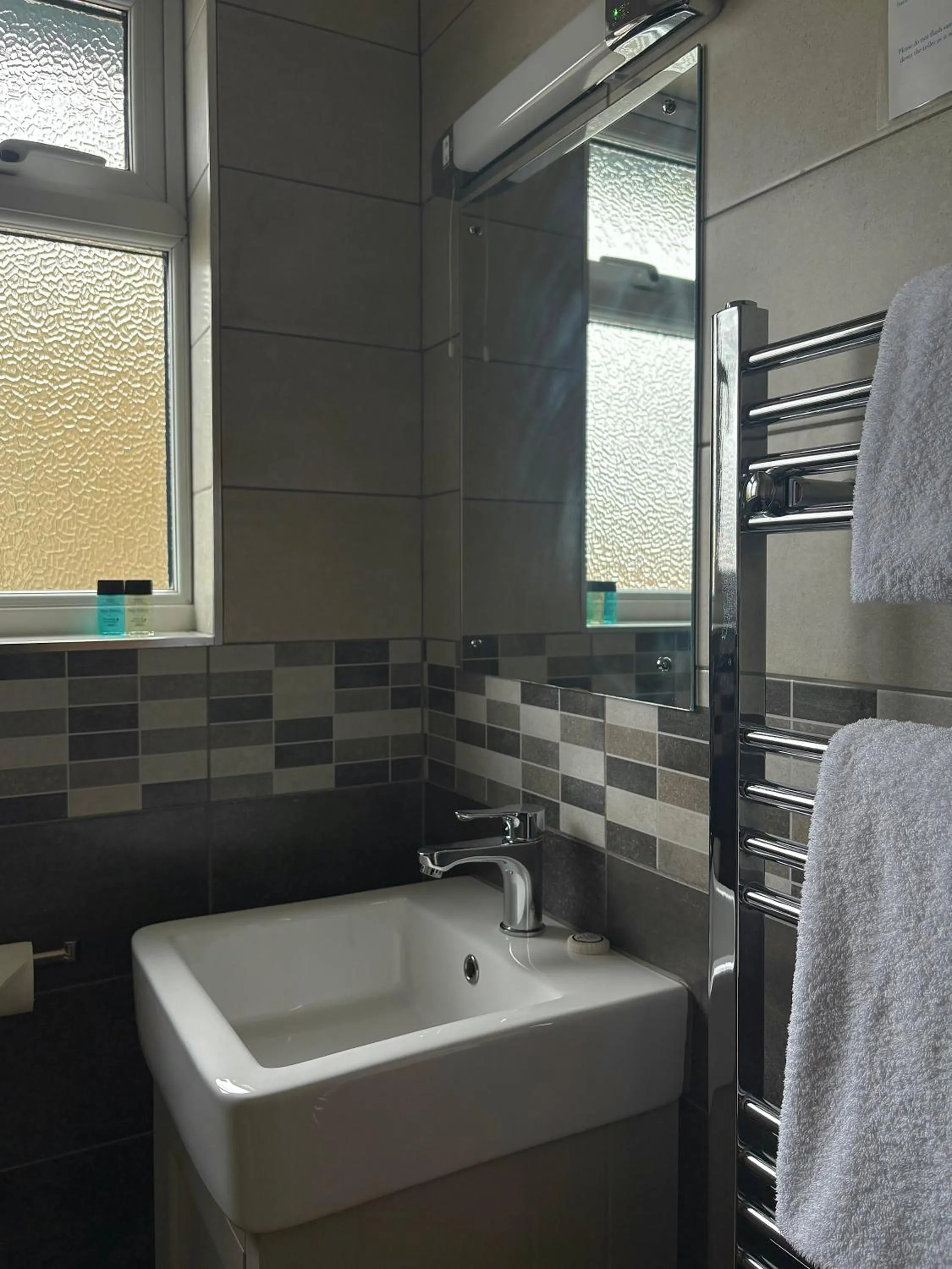 Bathroom in St. Davids Cross Hotel