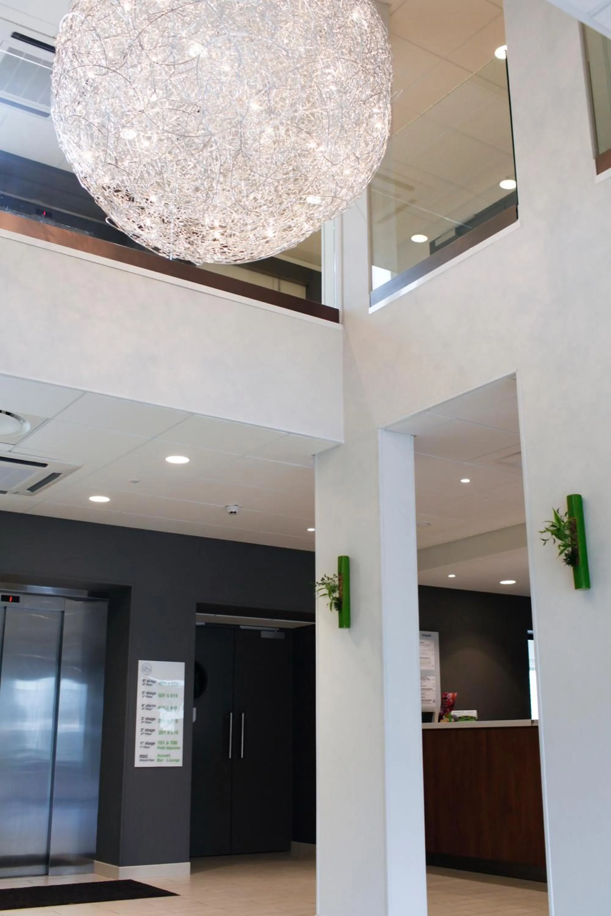 Lobby or reception in Campanile Dijon Congrès Clemenceau