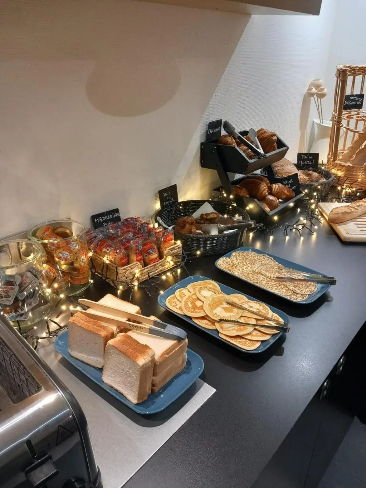 Breakfast in Campanile Dijon Congrès Clemenceau Breakfast in Campanile Dijon Congrès Clemenceau