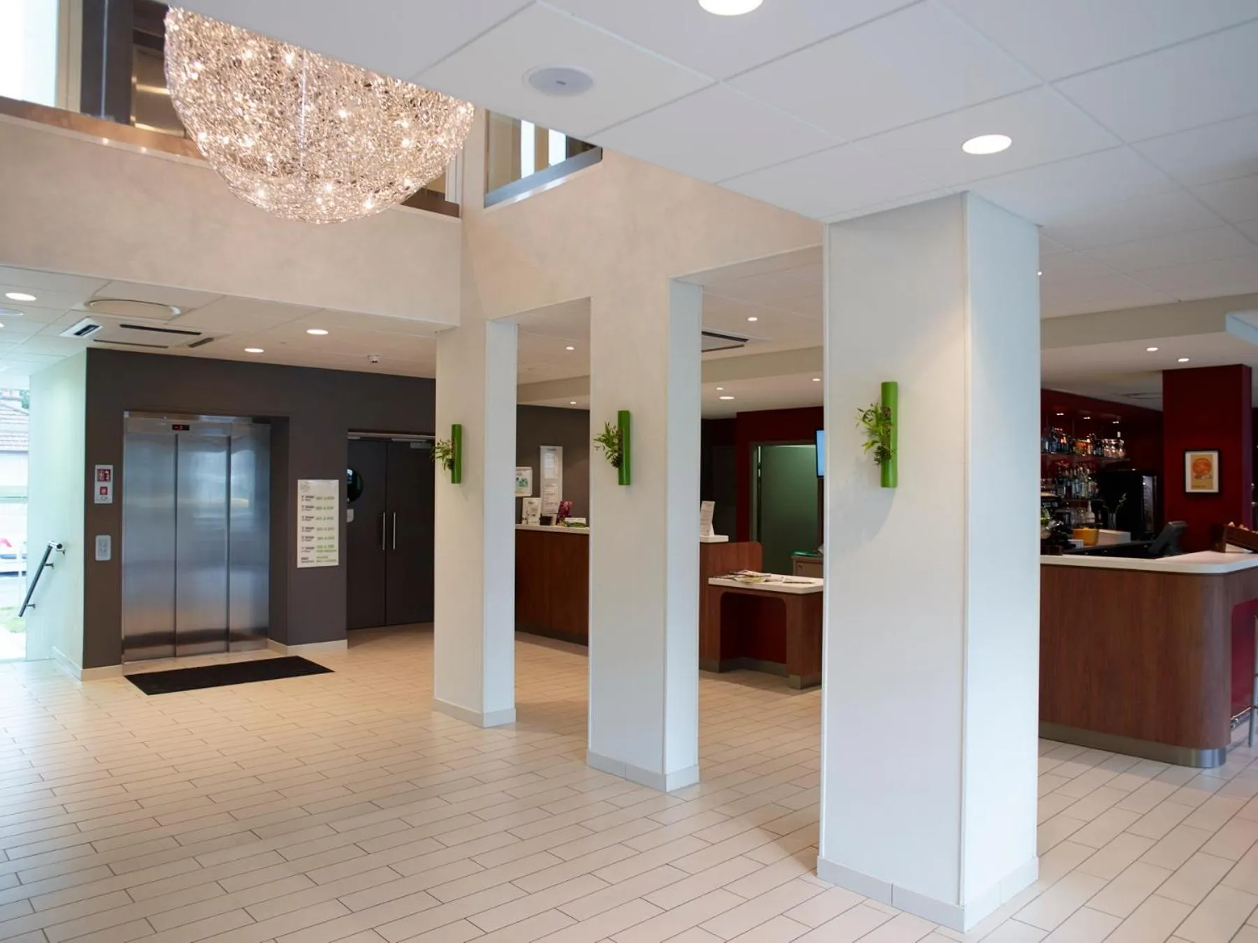 Lobby or reception in Campanile Dijon Congrès Clemenceau