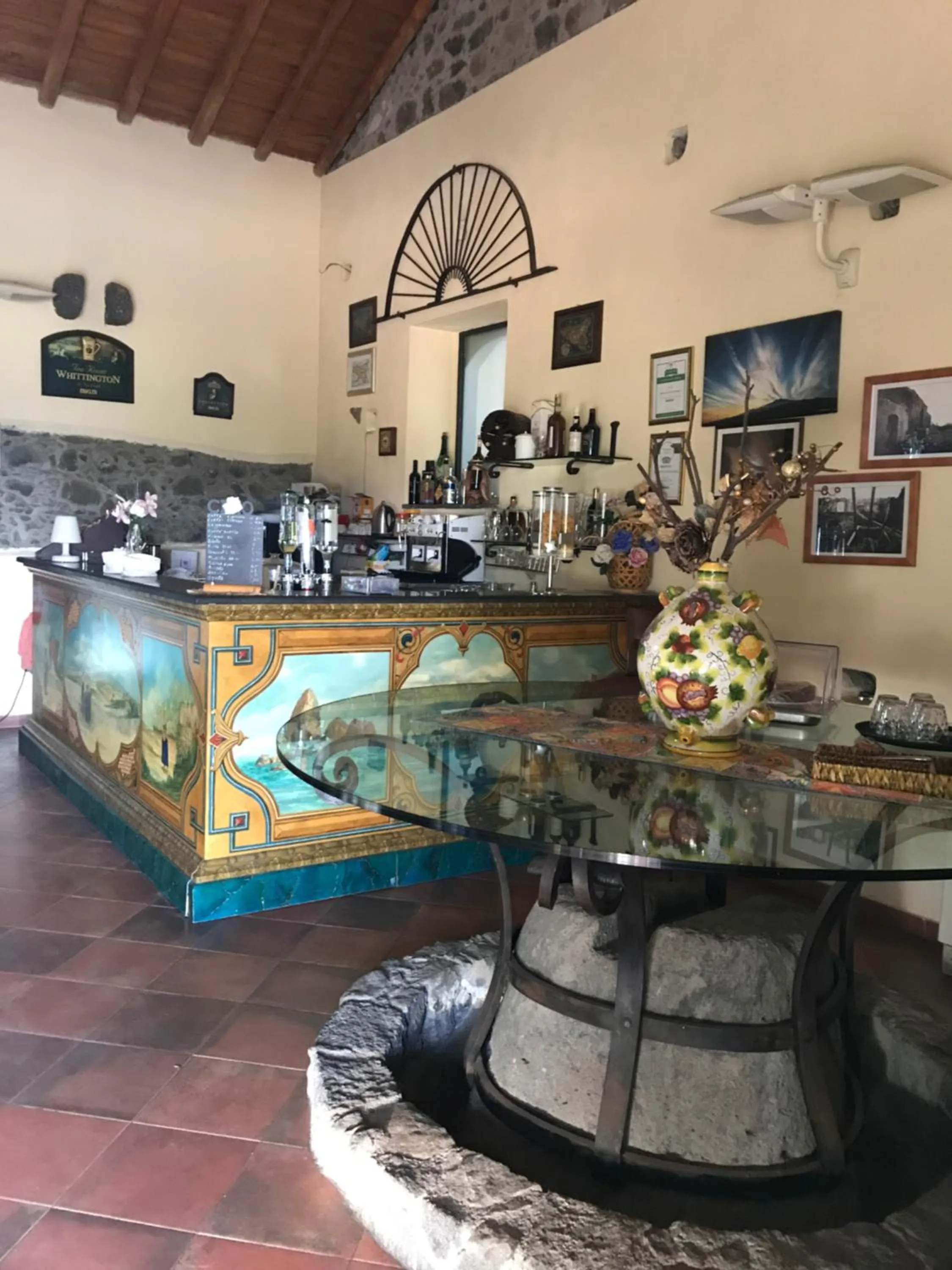 Lounge or bar in Agriturismo Serra San Biagio