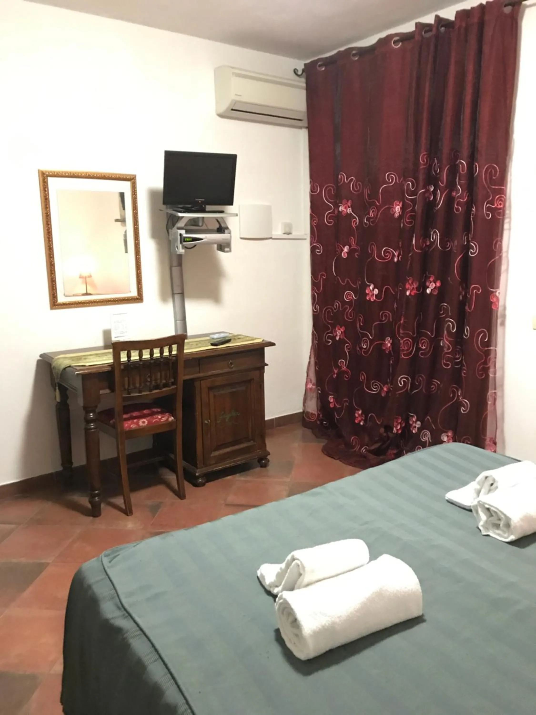Bed in Agriturismo Serra San Biagio