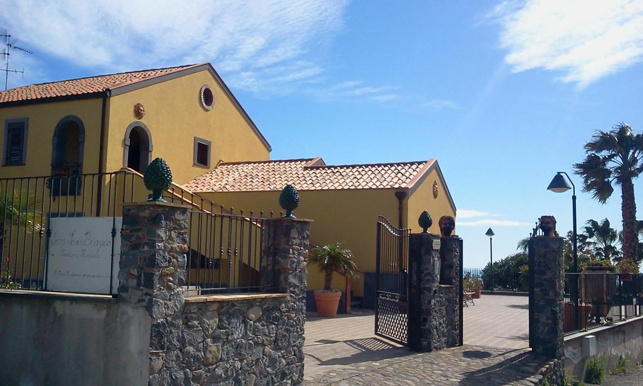 Property building in Agriturismo Serra San Biagio