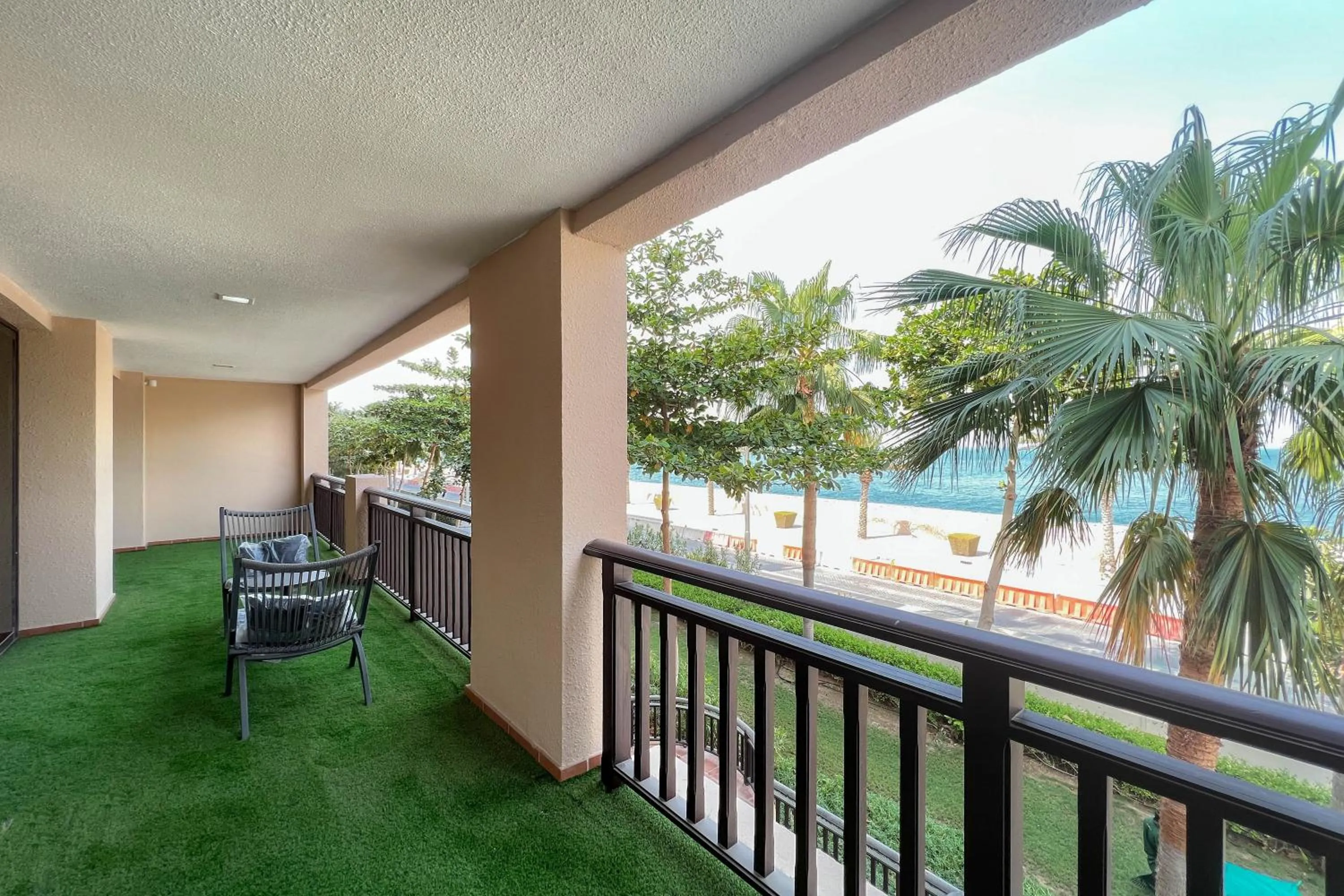 Luxe Getaways Royal Amwaj Palm Jumeirah Resort Apartment Holiday Home