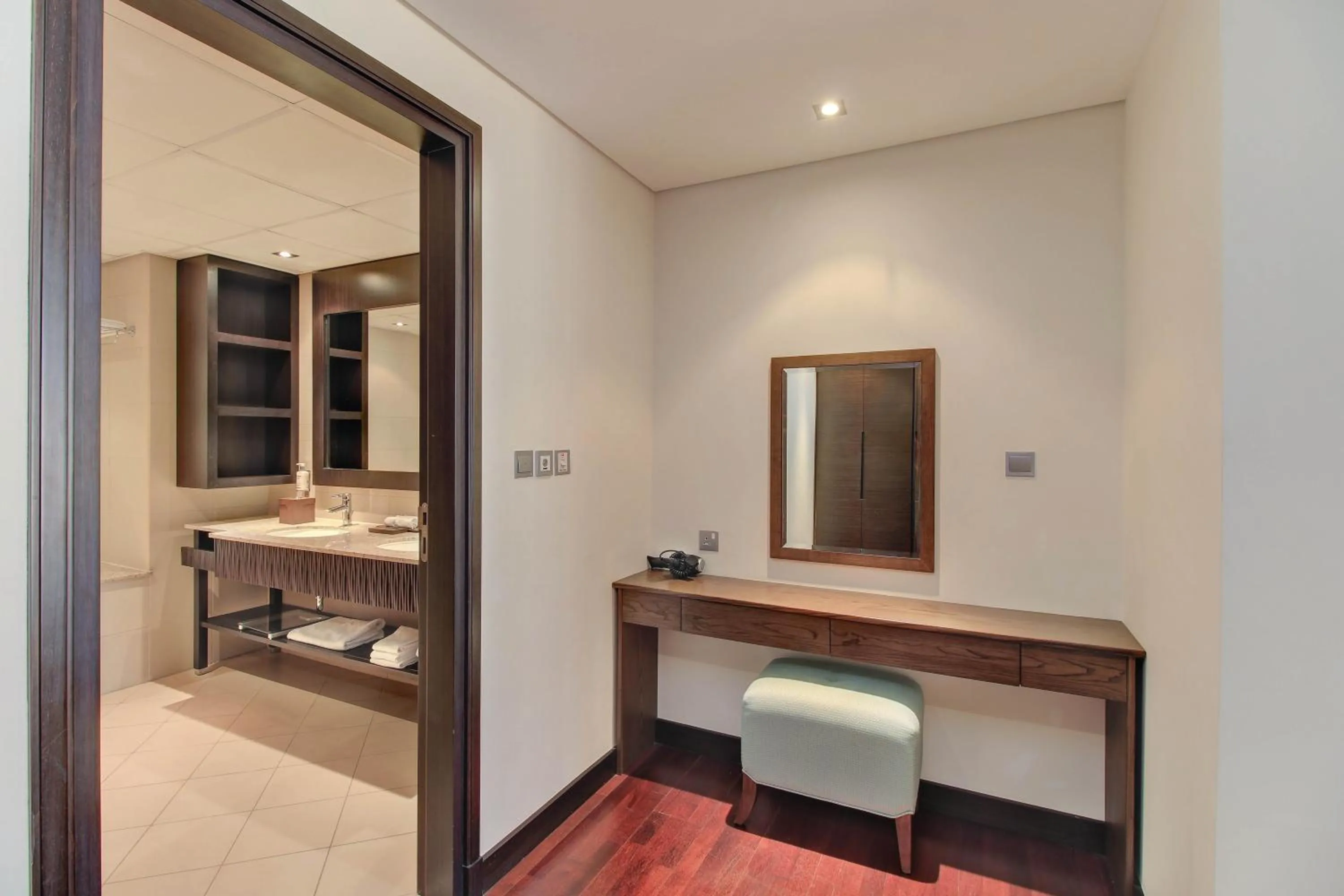 Bed in Luxe Getaways Royal Amwaj Palm Jumeirah Resort Apartment Holiday Home