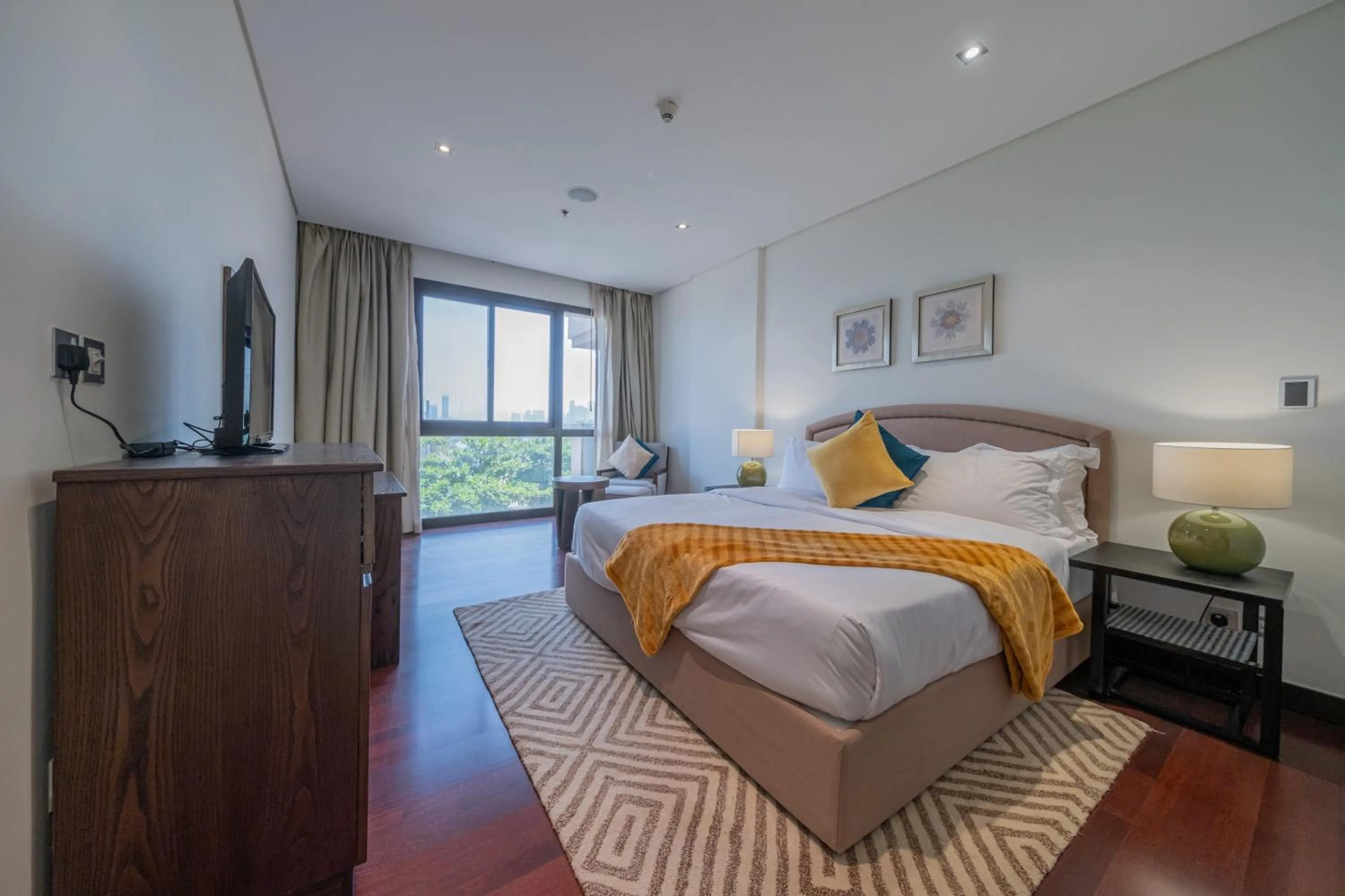 Bed in Luxe Getaways Royal Amwaj Palm Jumeirah Resort Apartment Holiday Home