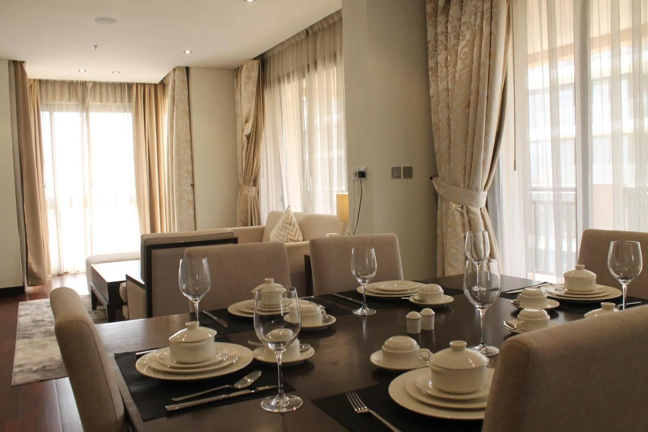Luxe Getaways Royal Amwaj Palm Jumeirah Resort Apartment Holiday Home