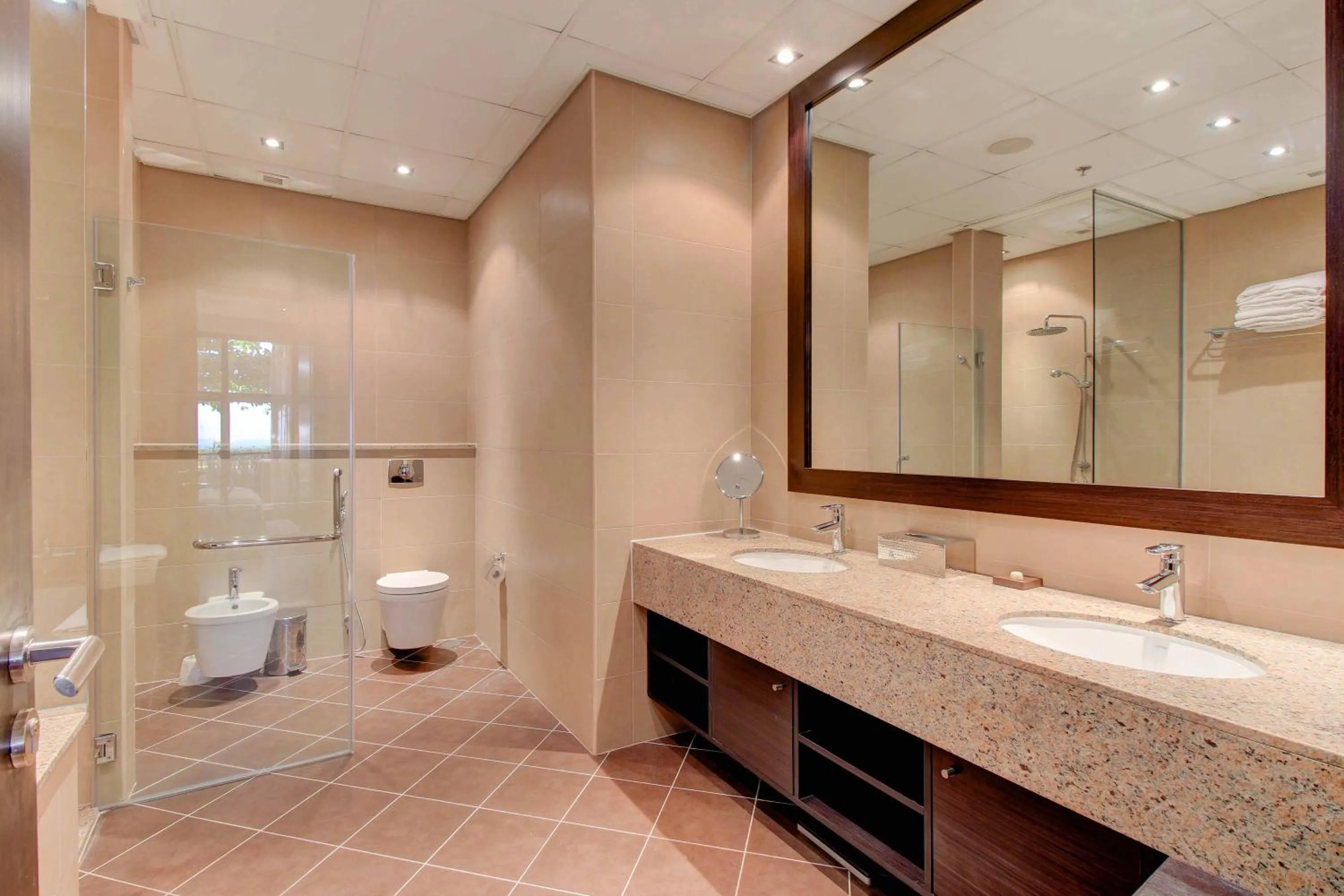 Bathroom in Luxe Getaways Royal Amwaj Palm Jumeirah Resort Apartment Holiday Home