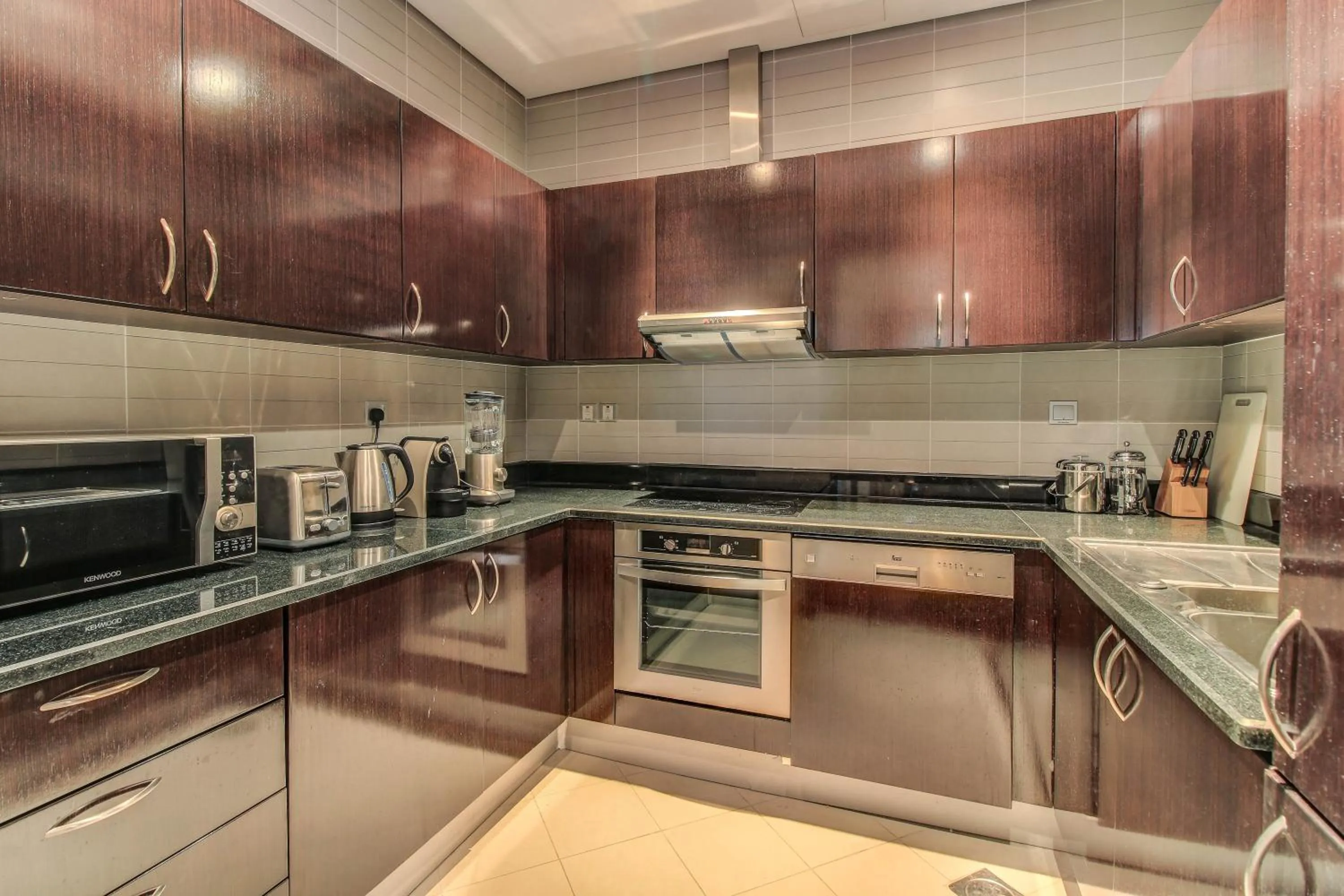 Luxe Getaways Royal Amwaj Palm Jumeirah Resort Apartment Holiday Home