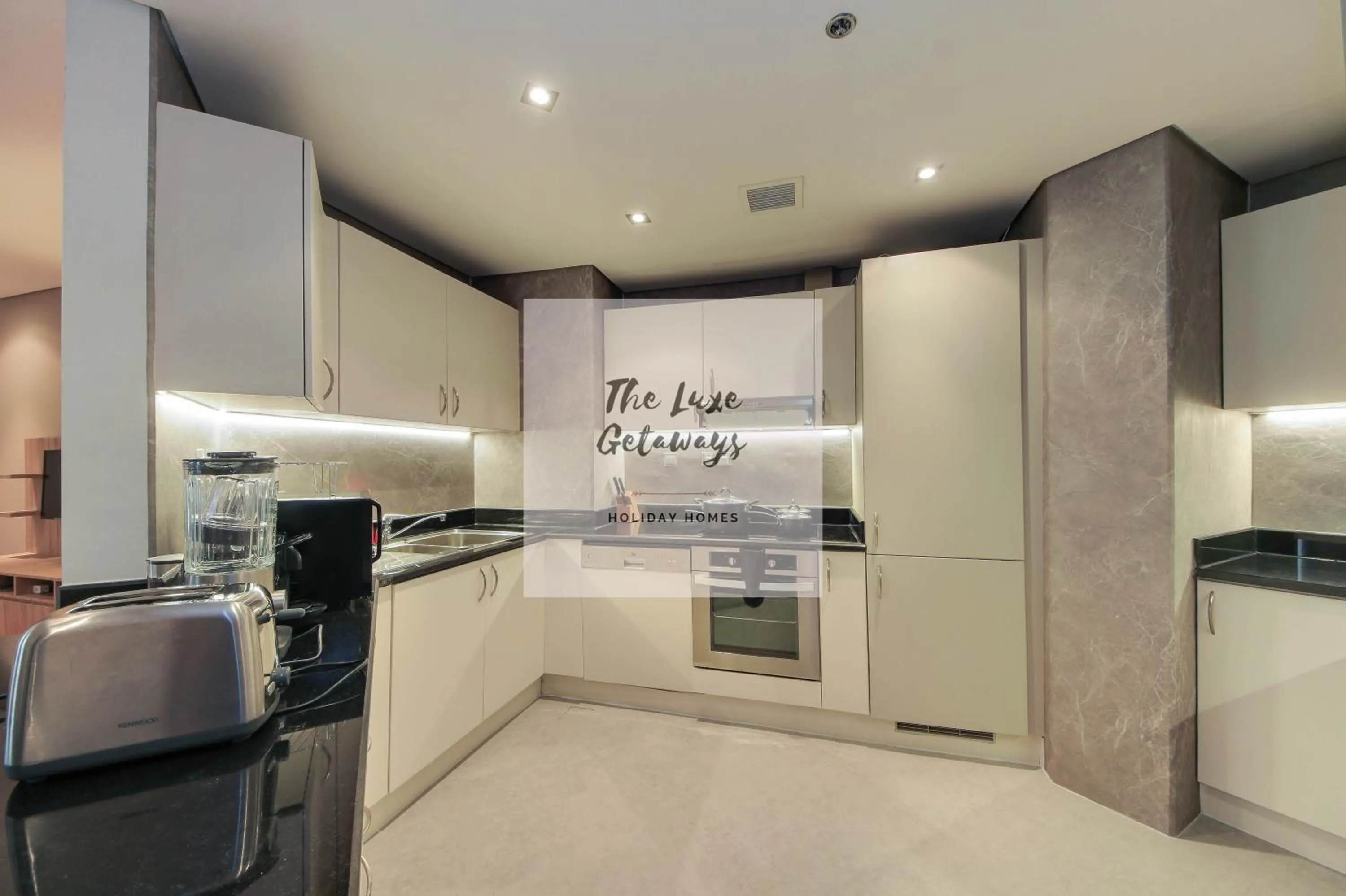 Luxe Getaways Royal Amwaj Palm Jumeirah Resort Apartment Holiday Home