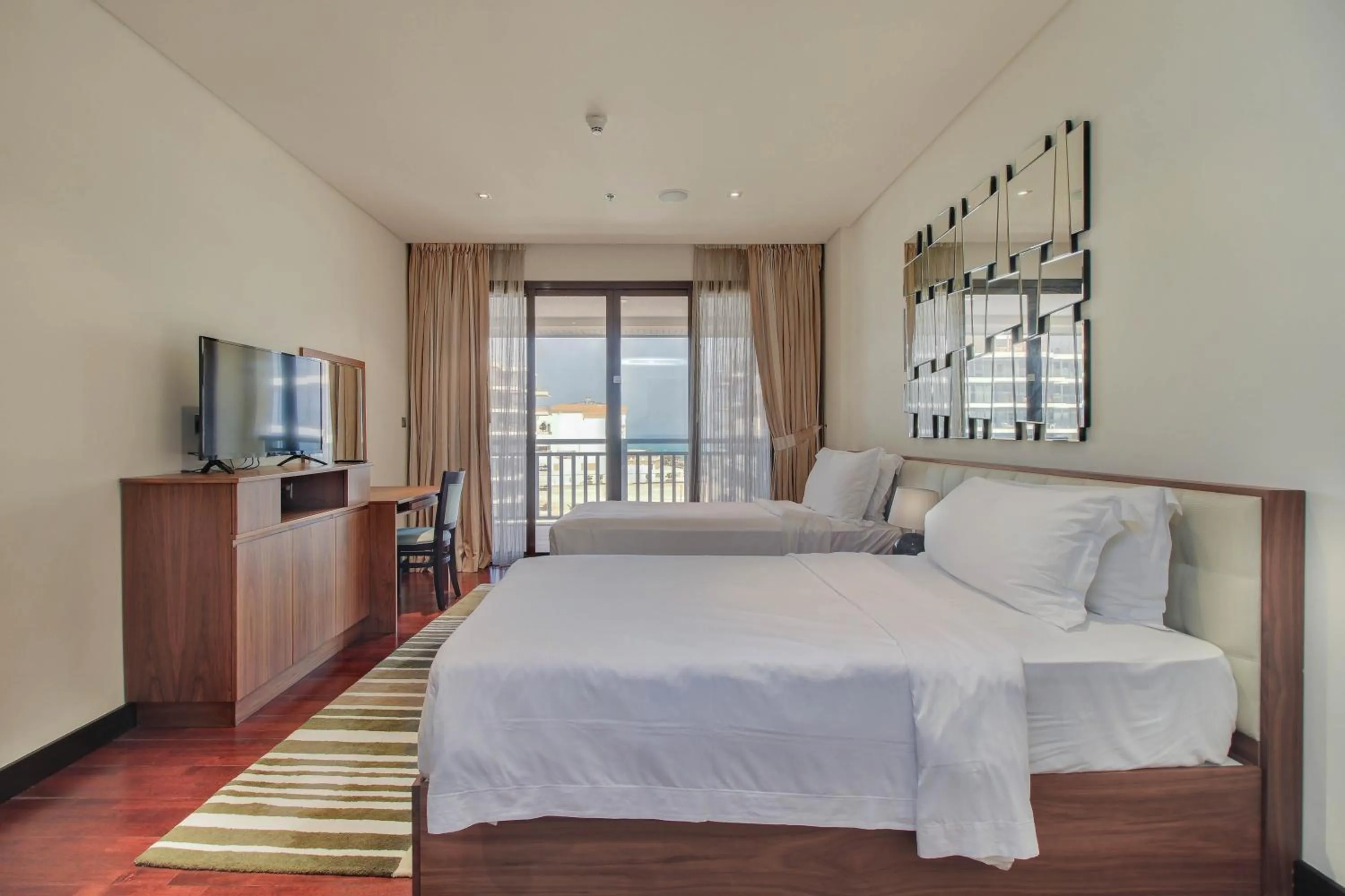 Bed in Luxe Getaways Royal Amwaj Palm Jumeirah Resort Apartment Holiday Home