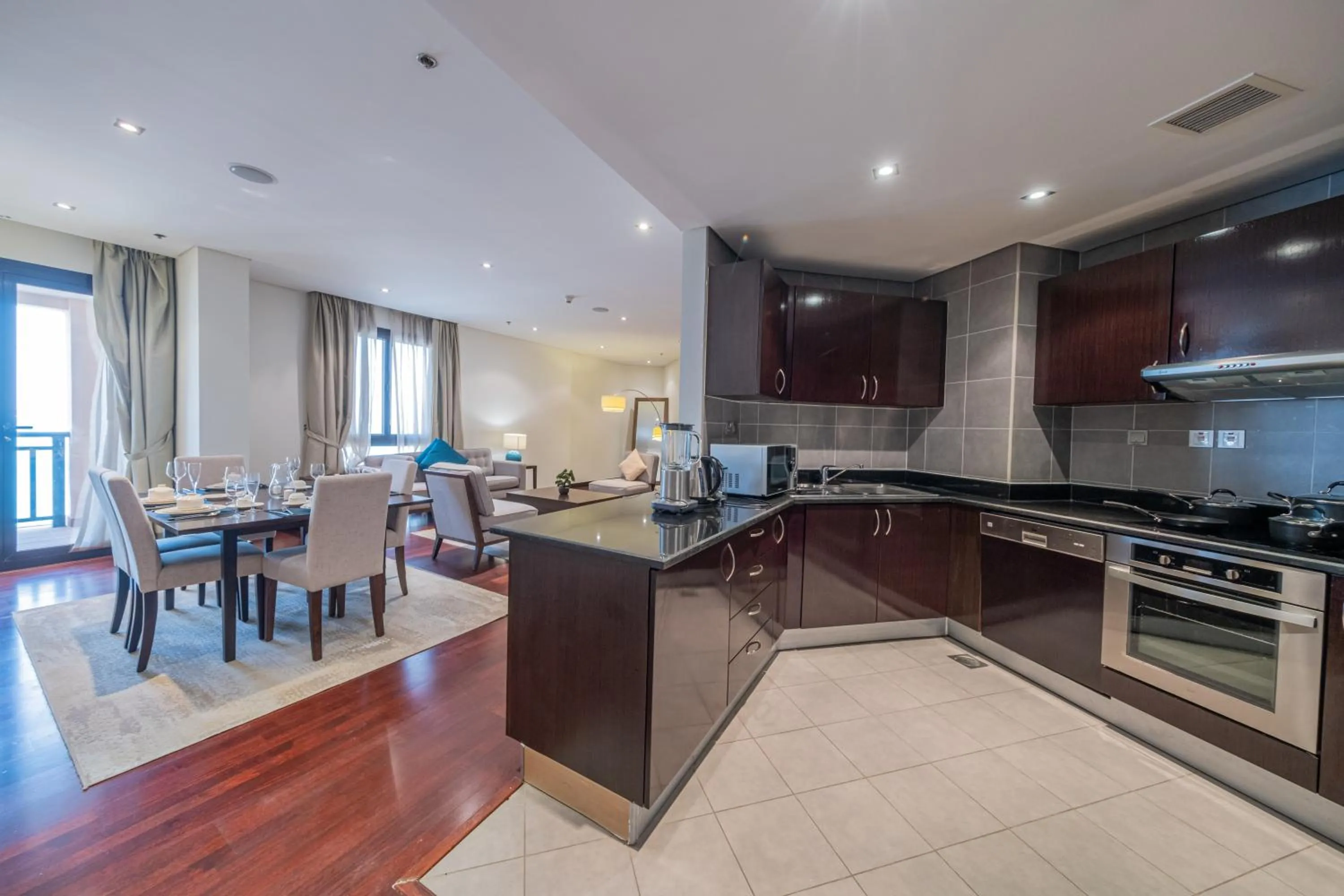 Luxe Getaways Royal Amwaj Palm Jumeirah Resort Apartment Holiday Home