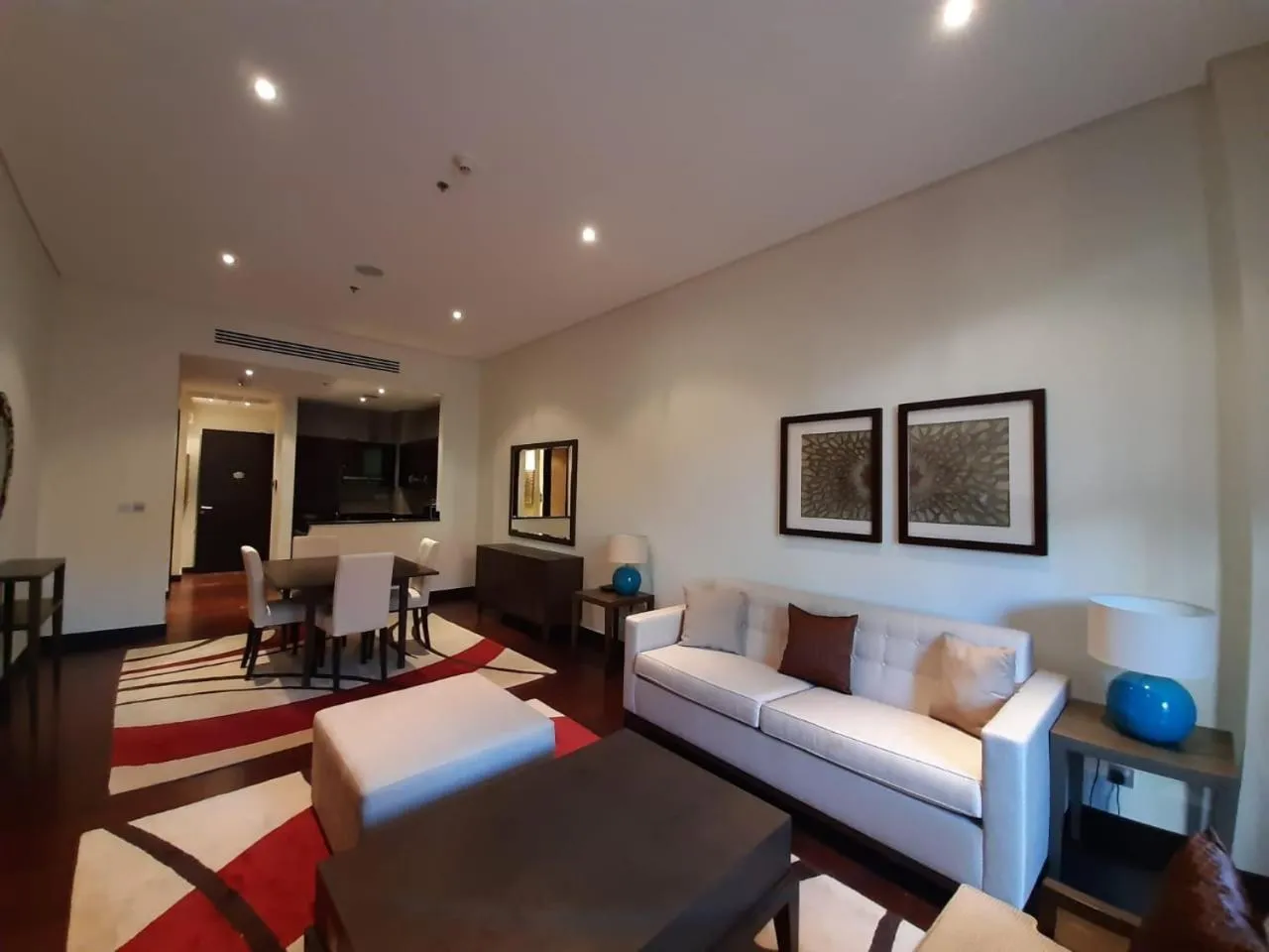 Bed in Luxe Getaways Royal Amwaj Palm Jumeirah Resort Apartment Holiday Home