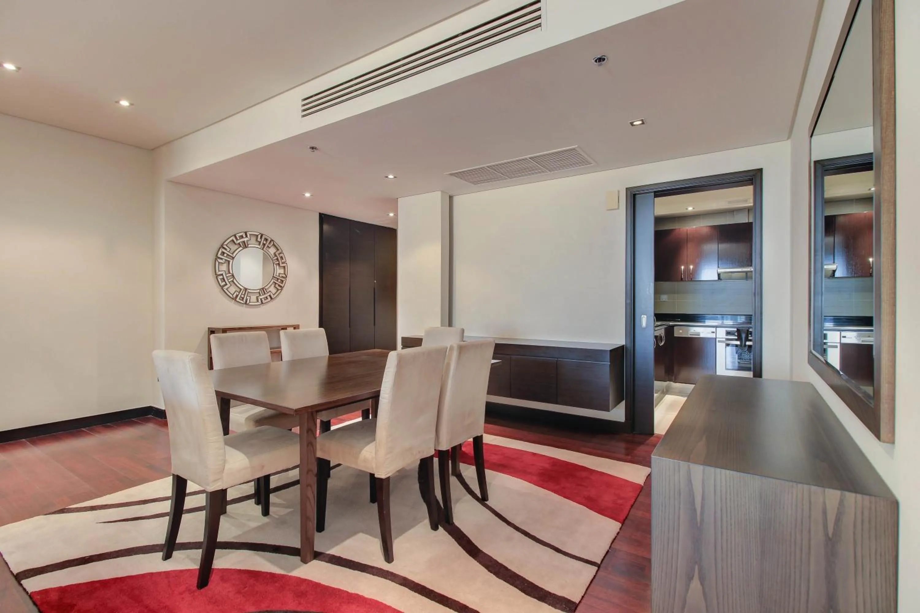 Luxe Getaways Royal Amwaj Palm Jumeirah Resort Apartment Holiday Home