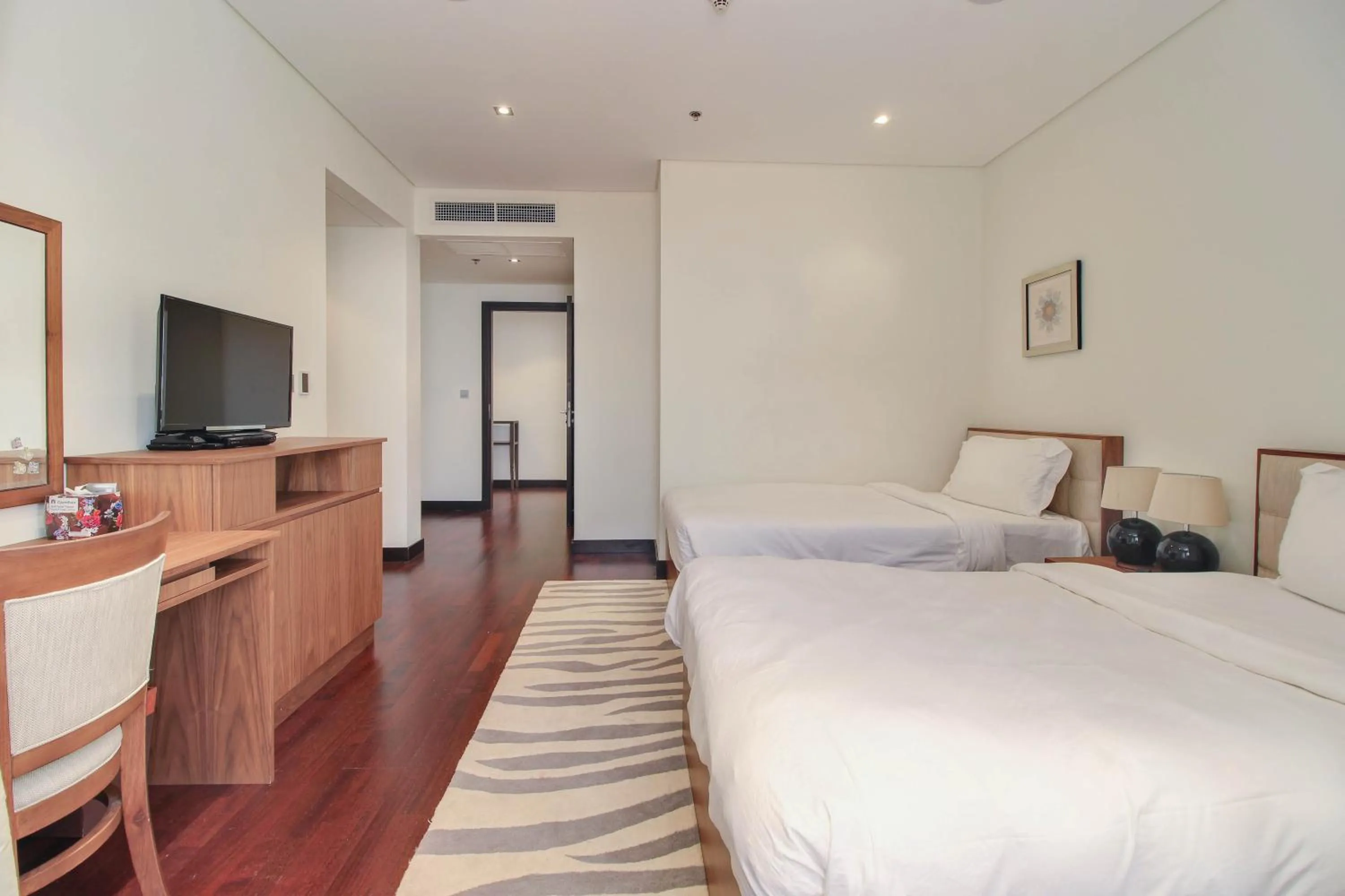 Bed in Luxe Getaways Royal Amwaj Palm Jumeirah Resort Apartment Holiday Home