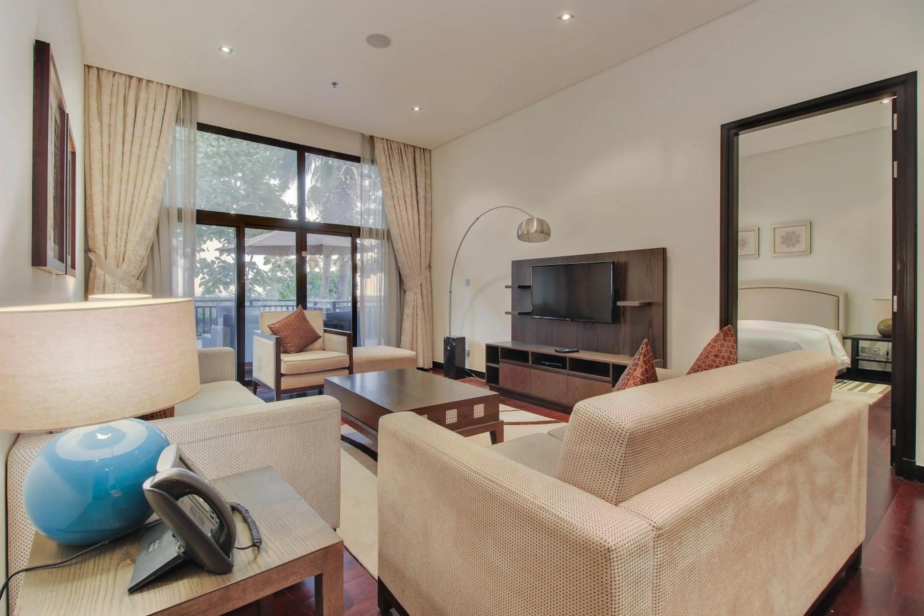 Luxe Getaways Royal Amwaj Palm Jumeirah Resort Apartment Holiday Home