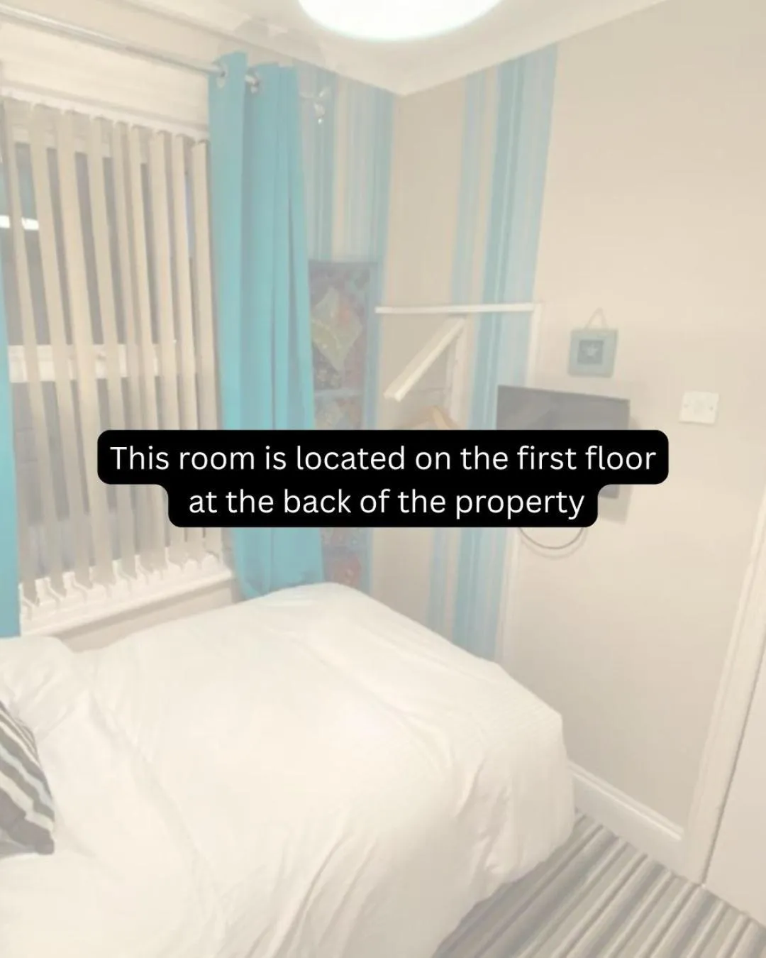 Bed in Delovely Hotel