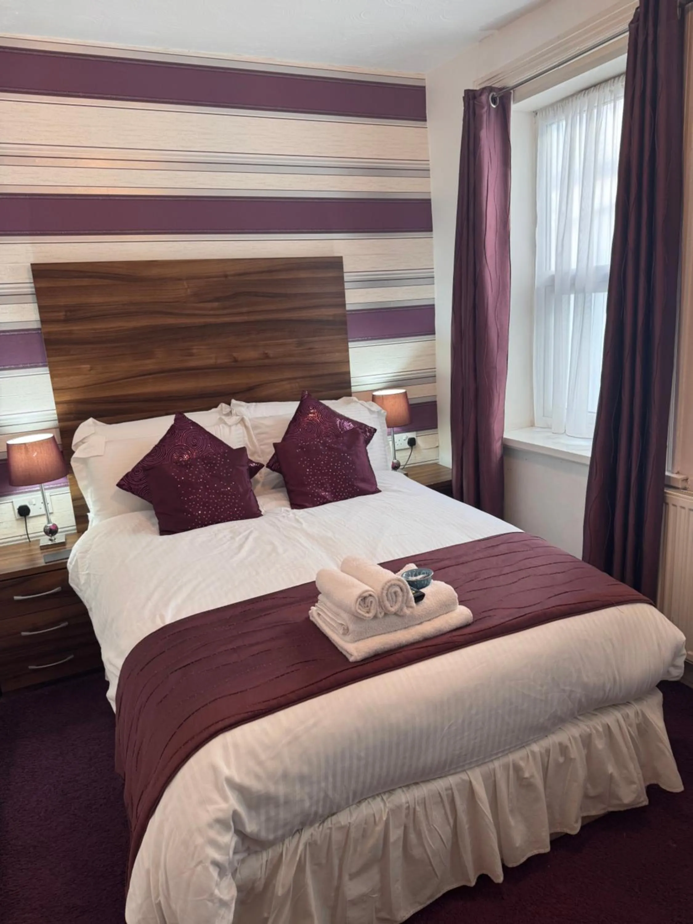 Bed in Delovely Hotel