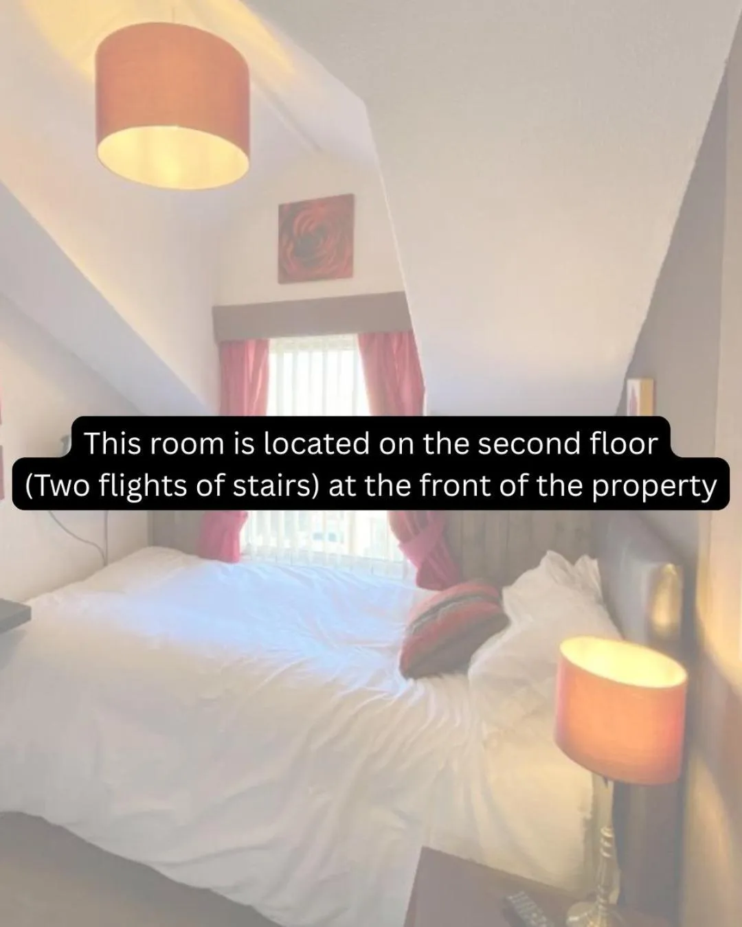 Bed in Delovely Hotel