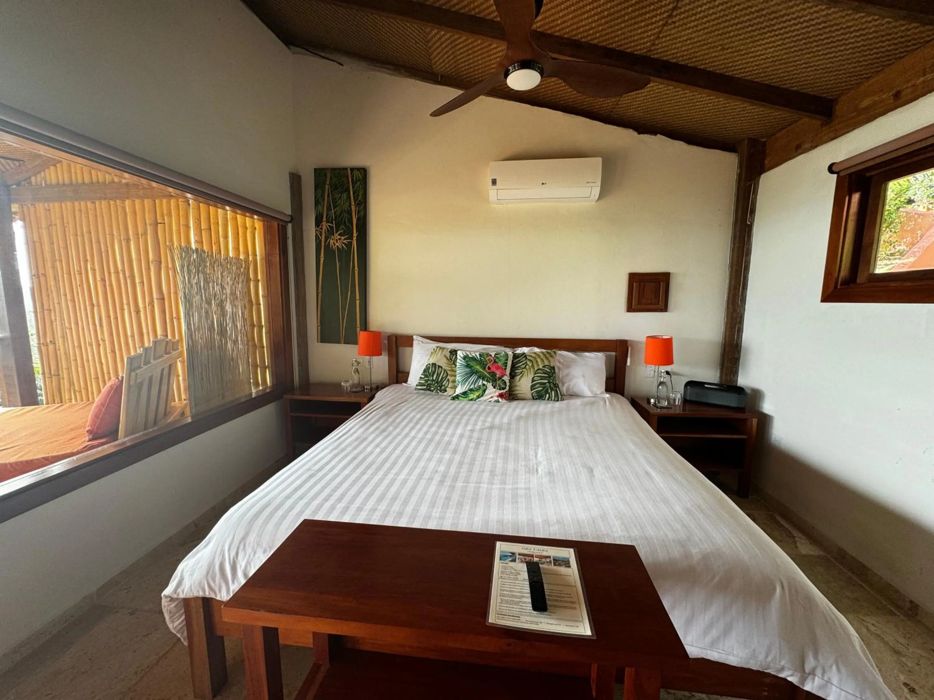 Bedroom, Bed in Ciel y Miel