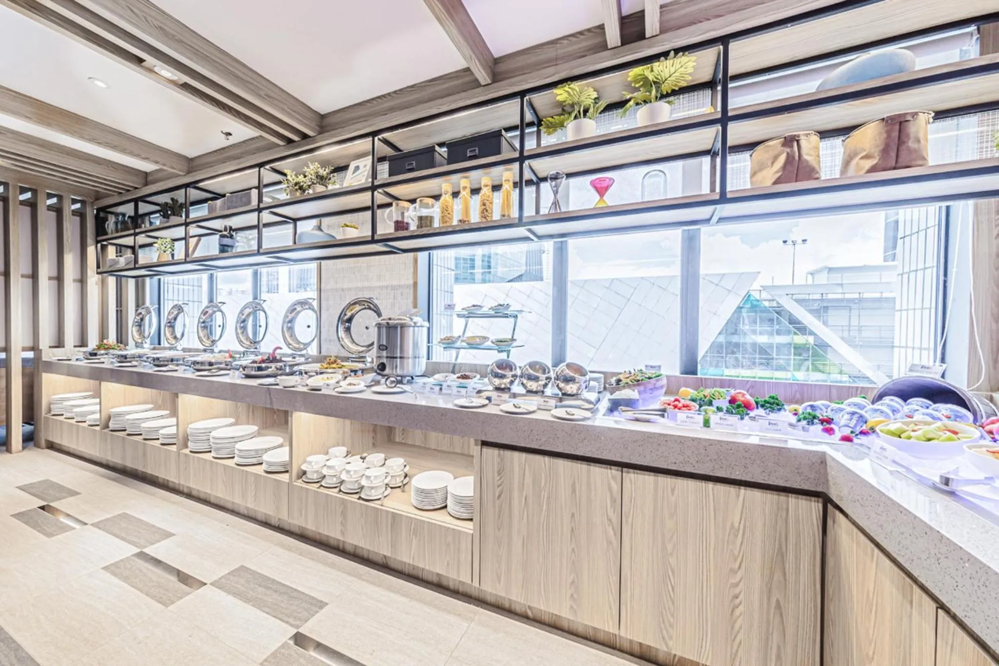 Restaurant/places to eat in Fives Hotel Johor Bahru City Centre