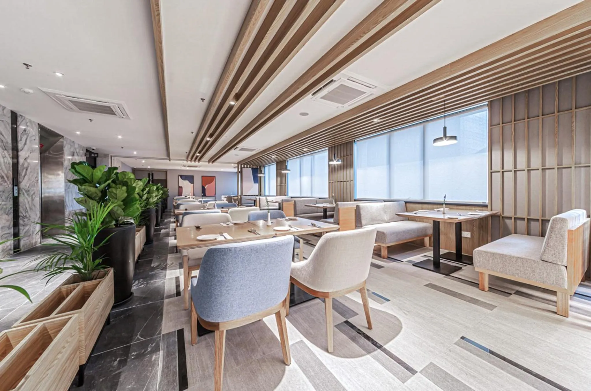 Restaurant/places to eat in Fives Hotel Johor Bahru City Centre