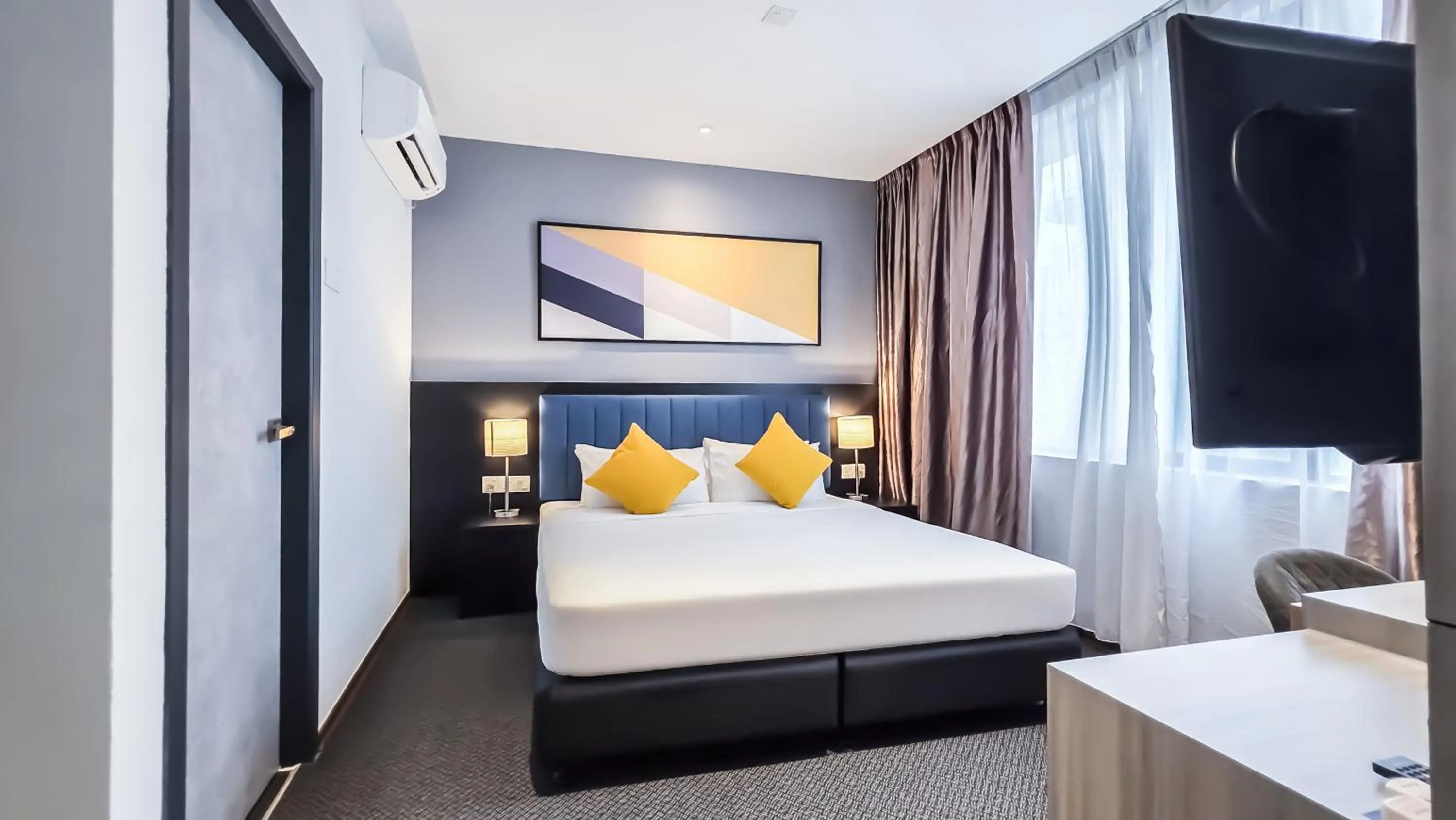 Bed in Fives Hotel Johor Bahru City Centre