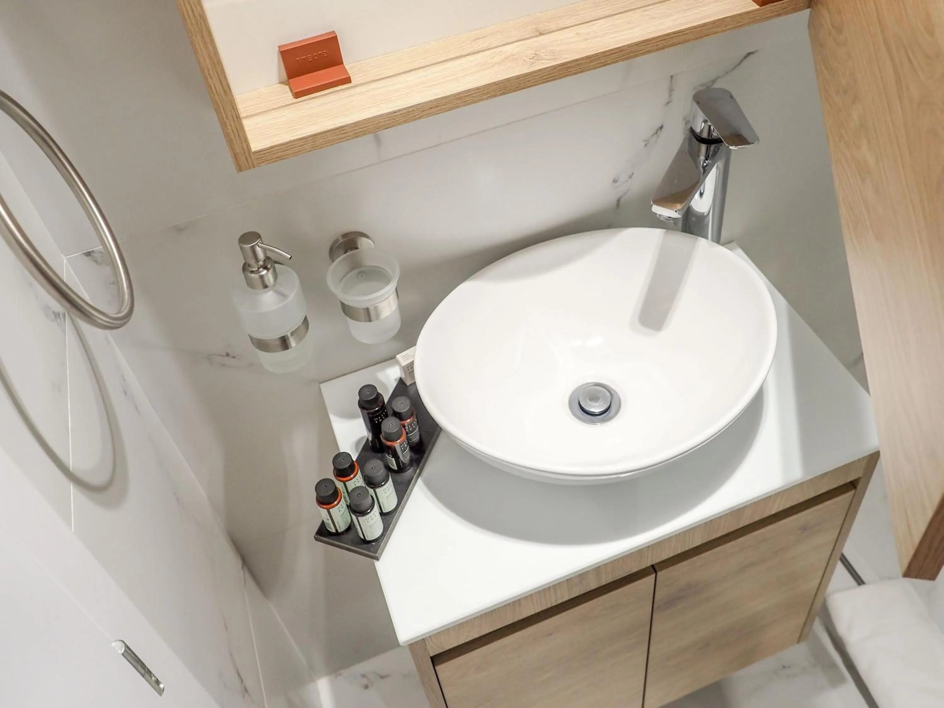 Bathroom in Hestia - Ippokratous 35