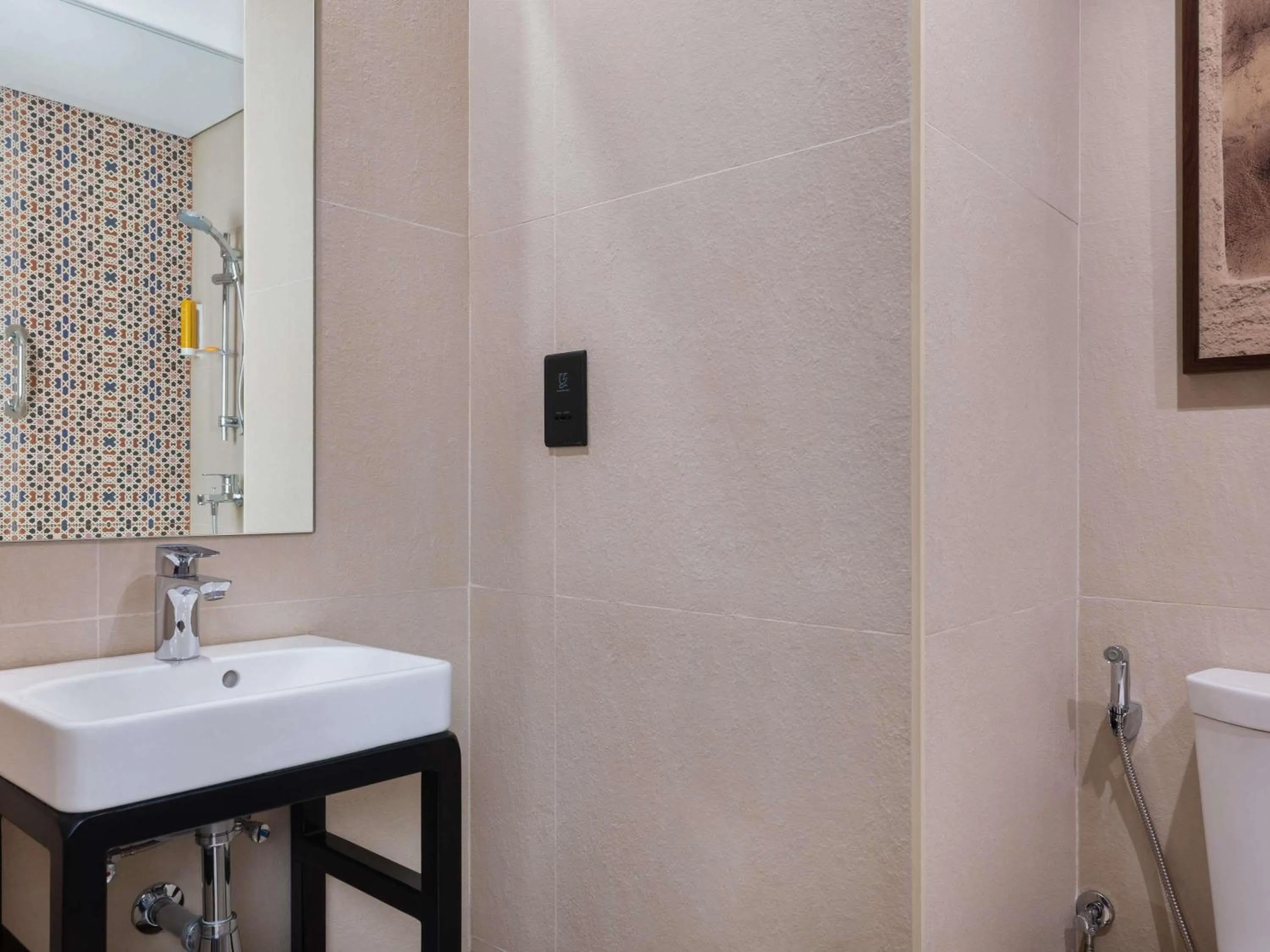 Bedroom in ibis Styles Dubai Gold District