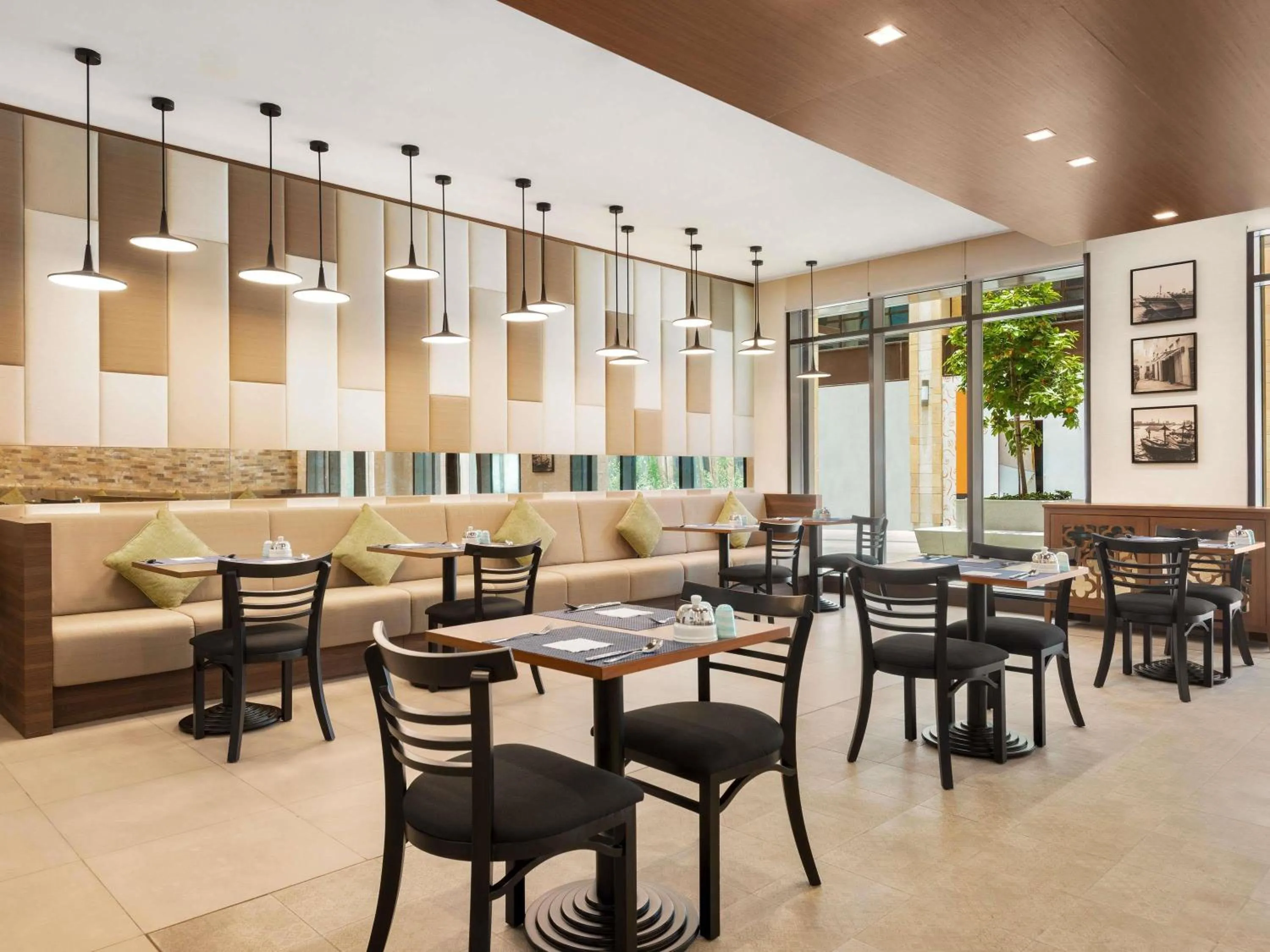 Restaurant/places to eat in ibis Styles Dubai Gold District