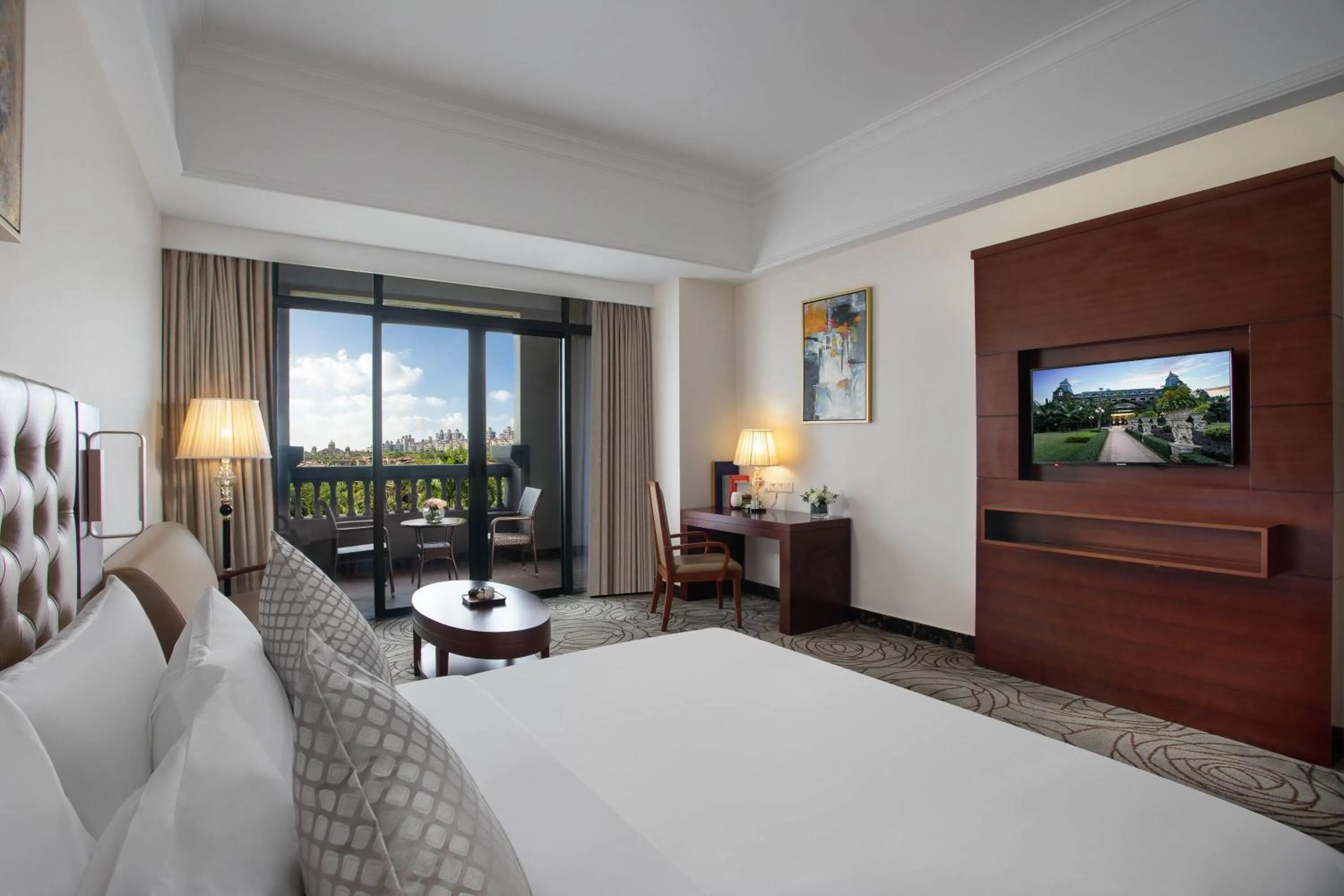 Photo of the whole room, Bed in Wyndham Garden Haikou South