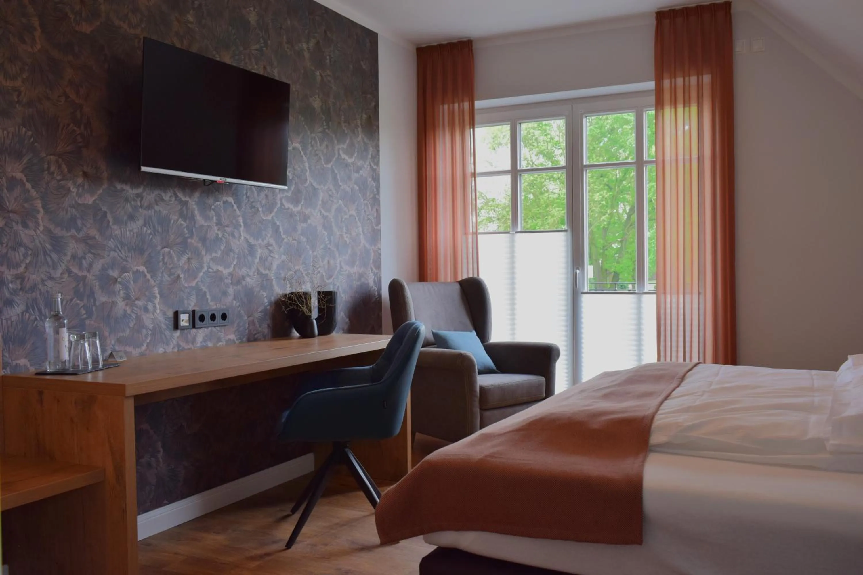 Photo of the whole room, Bed in DZ/EZ Lodberger Scheunencafe