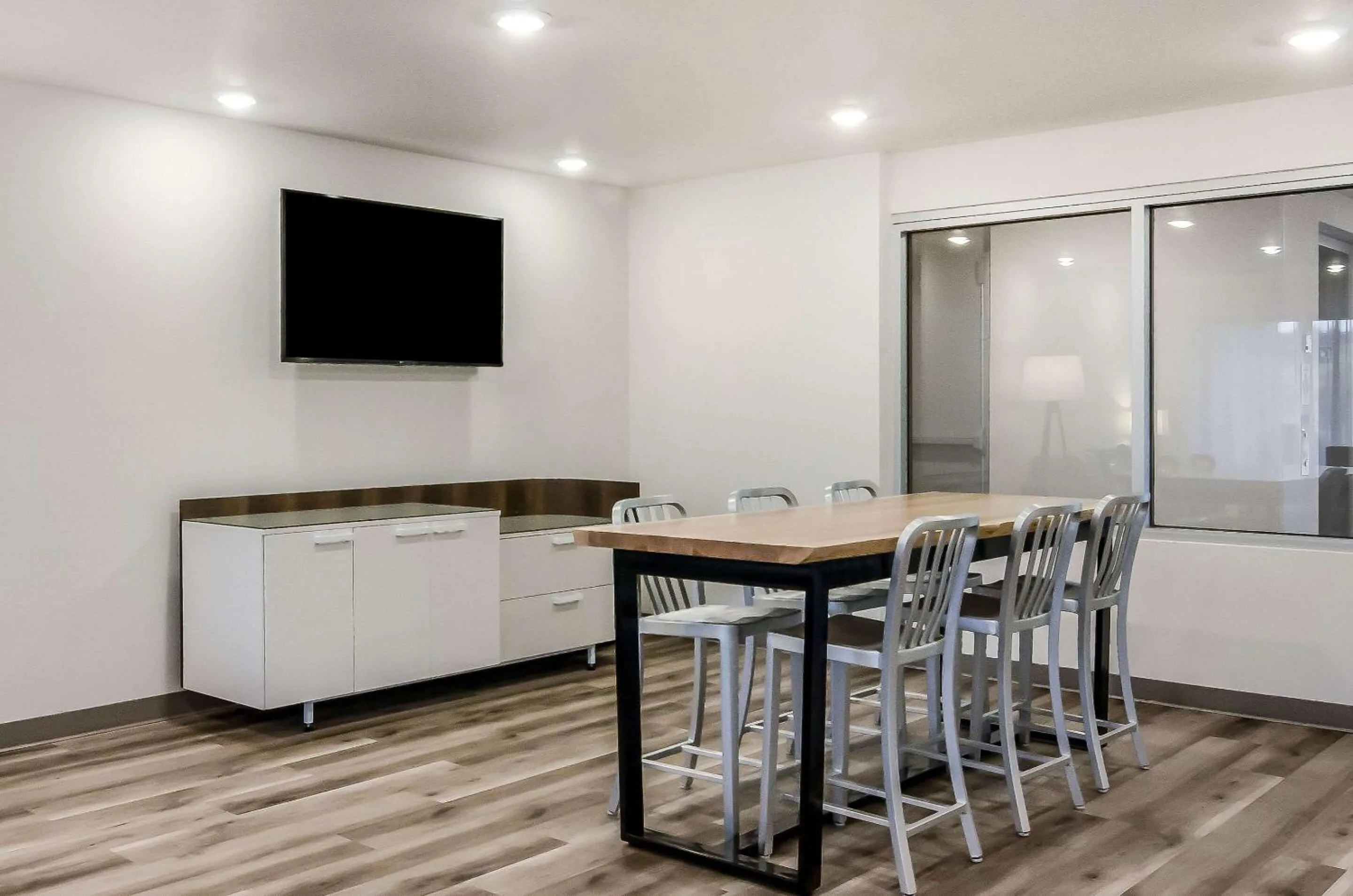 Lobby or reception in WoodSpring Suites Tacoma - Lakewood