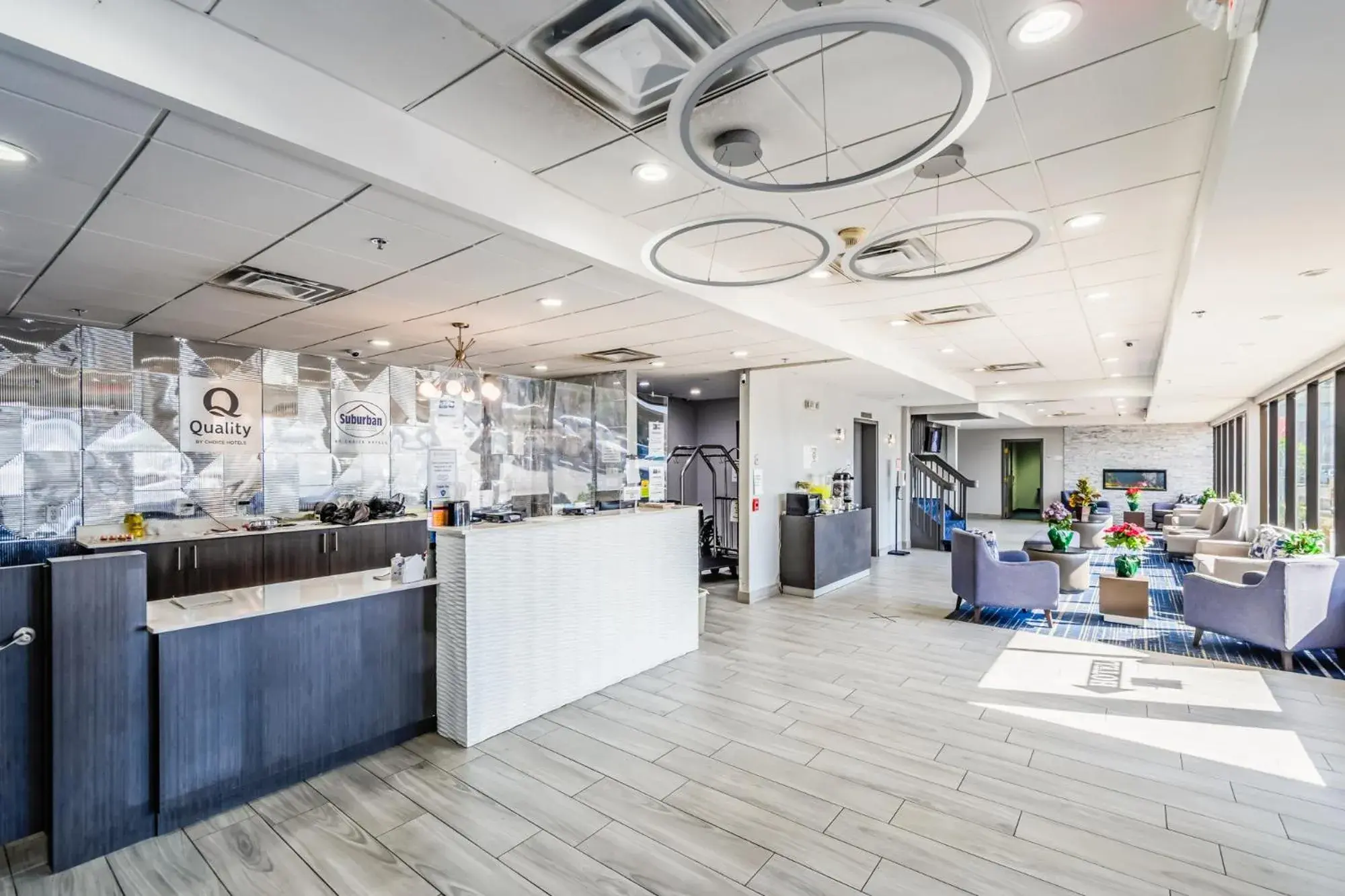 Property building in Quality Inn Property building in Quality Inn