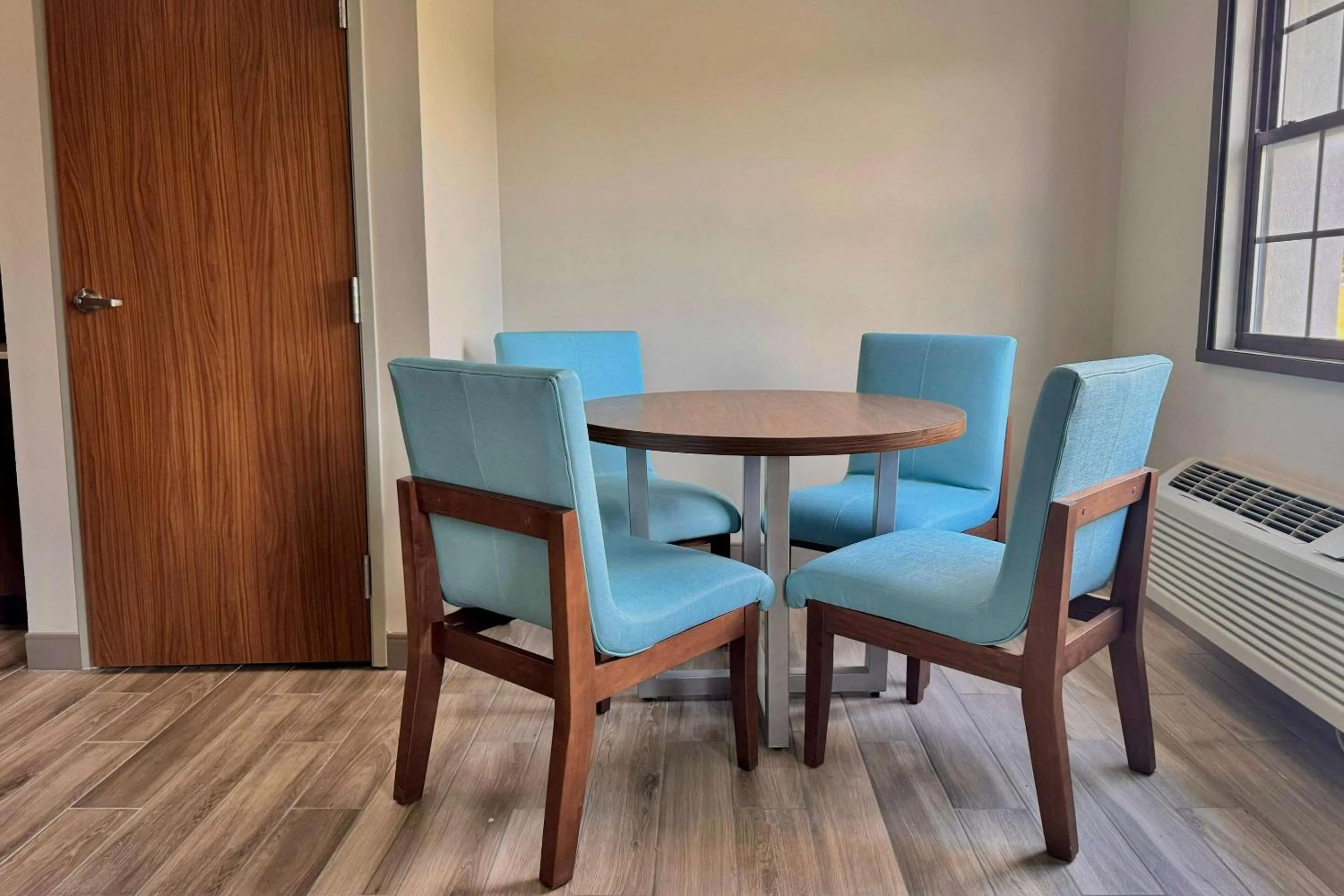 Bedroom in Sleep Inn Oakbrook Terrace - Chicago