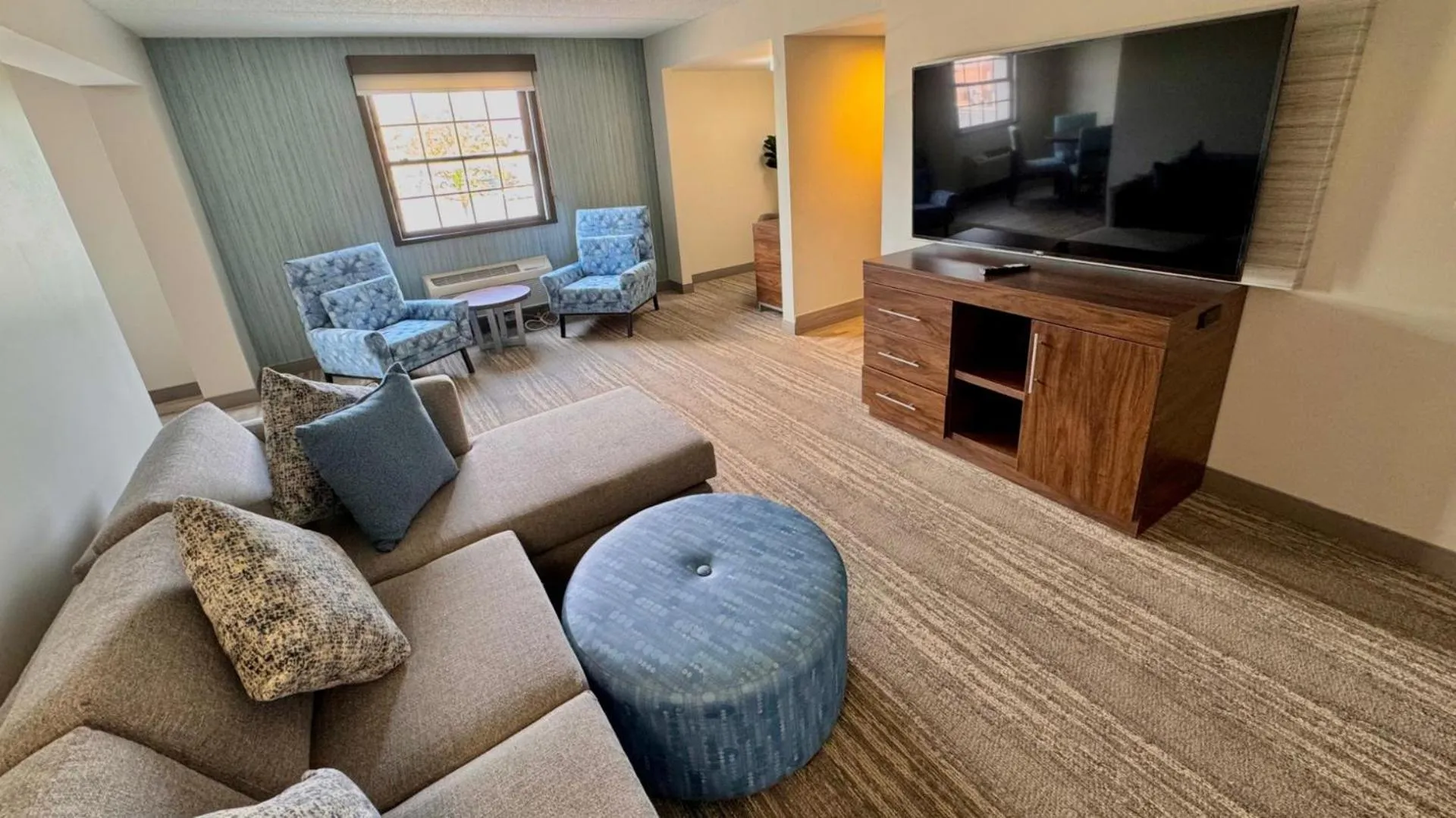 Living room in Sleep Inn Oakbrook Terrace - Chicago