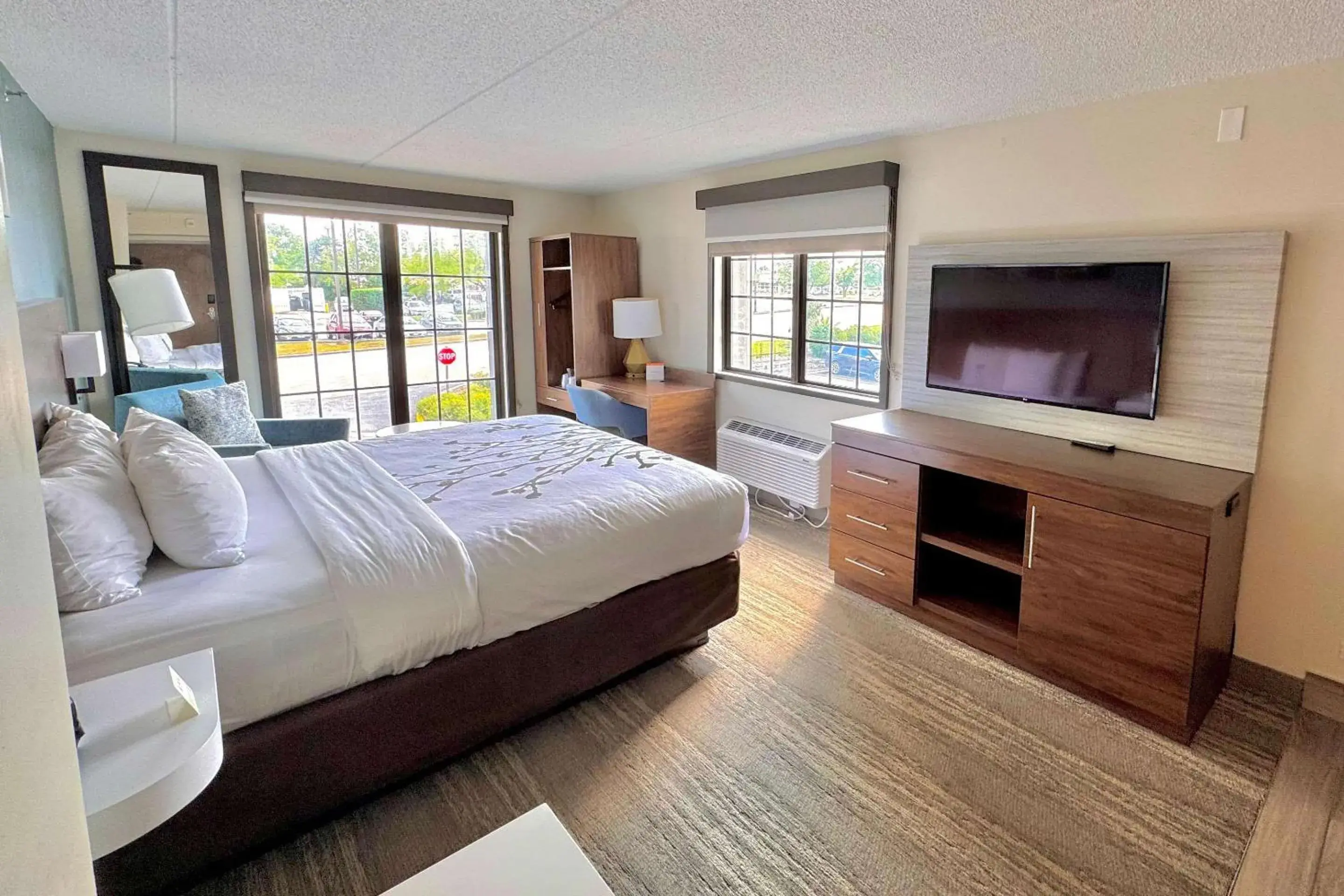 Bedroom, Bed in Sleep Inn Oakbrook Terrace - Chicago Bedroom, Bed in Sleep Inn Oakbrook Terrace - Chicago