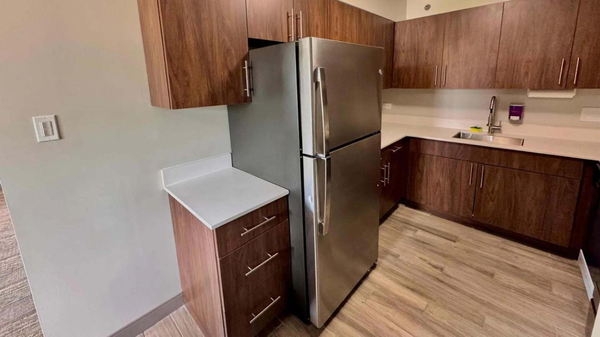 Kitchen or kitchenette in Sleep Inn Oakbrook Terrace - Chicago