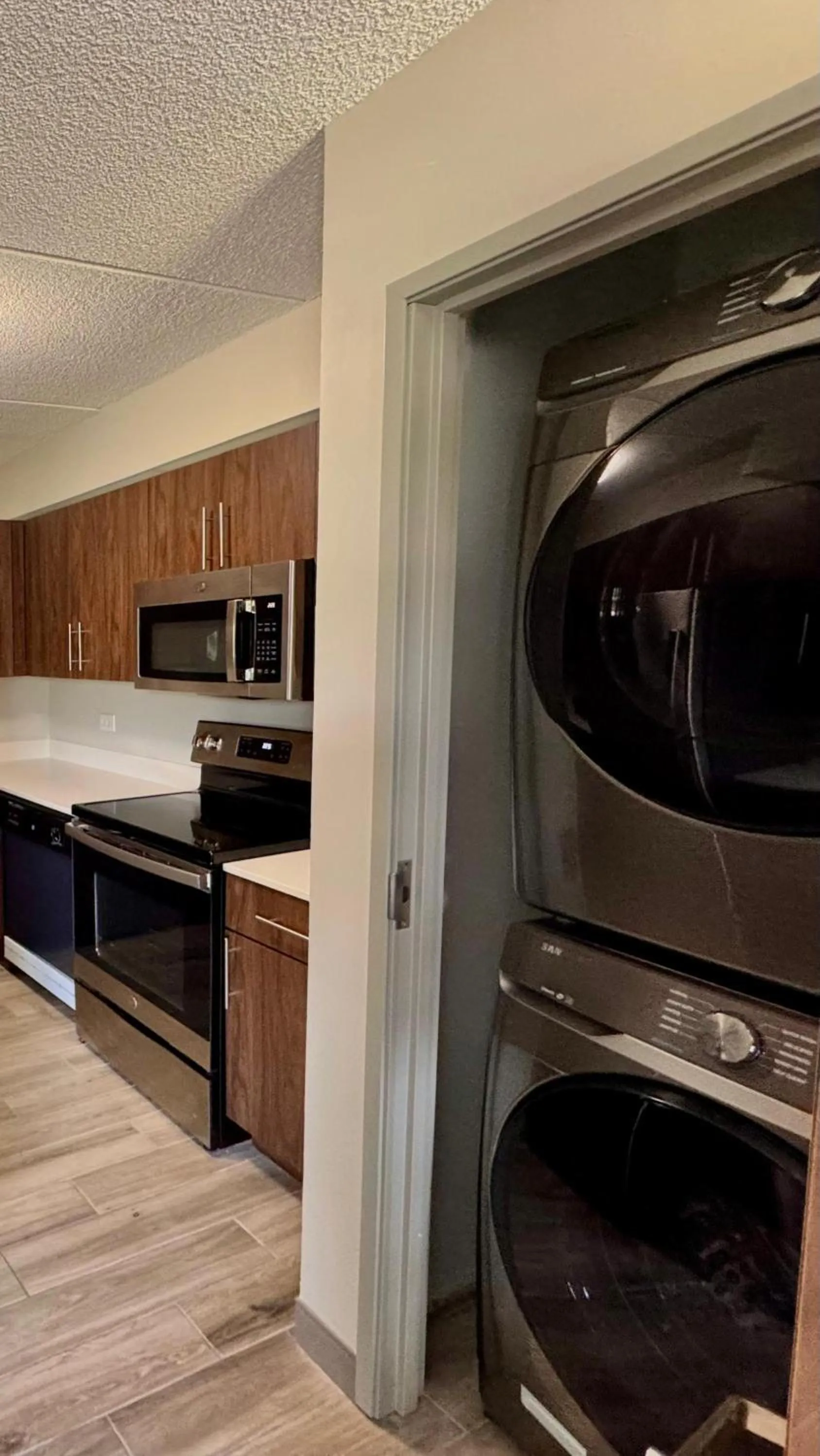 washing machine in Sleep Inn Oakbrook Terrace - Chicago