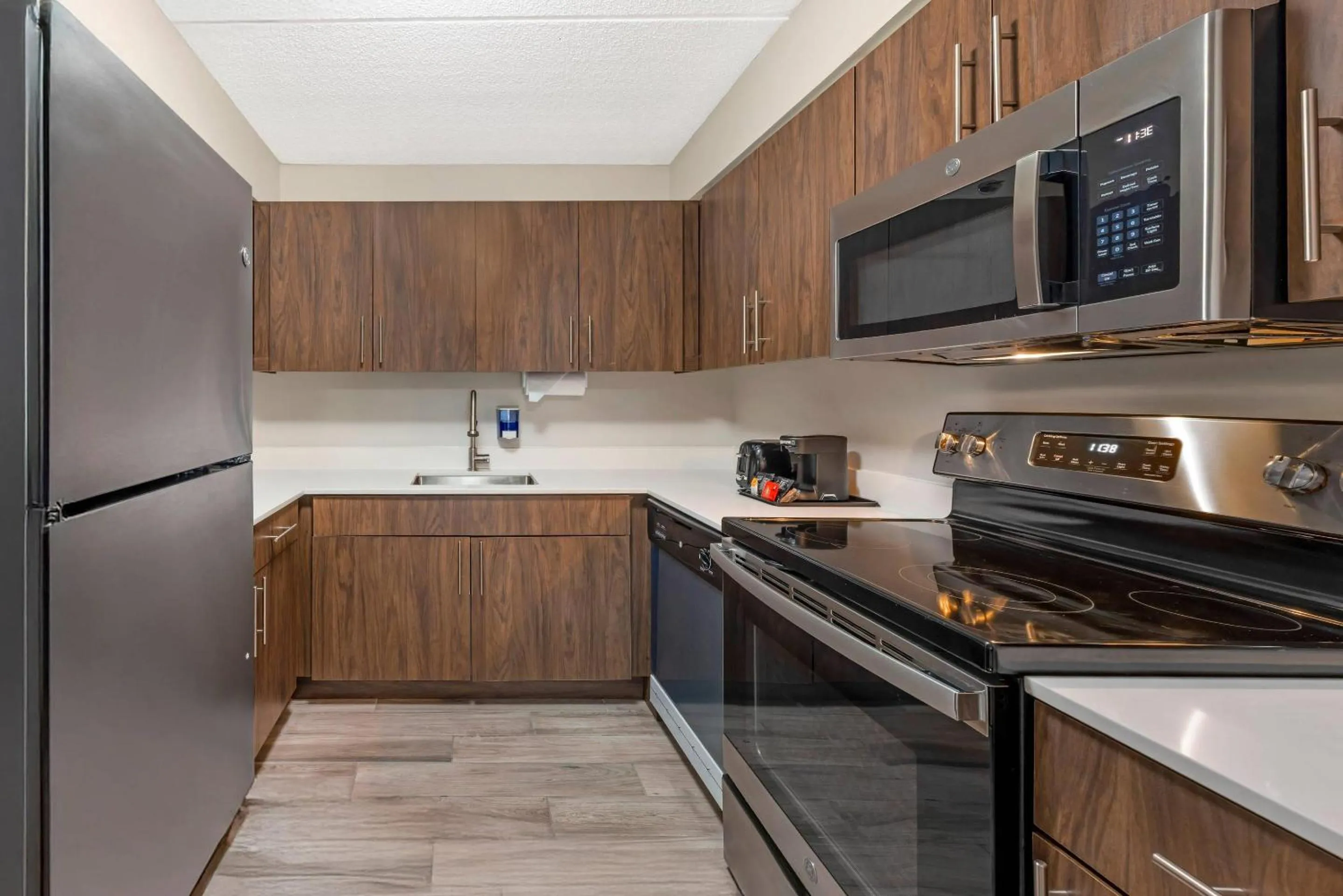 Bedroom in Sleep Inn Oakbrook Terrace - Chicago
