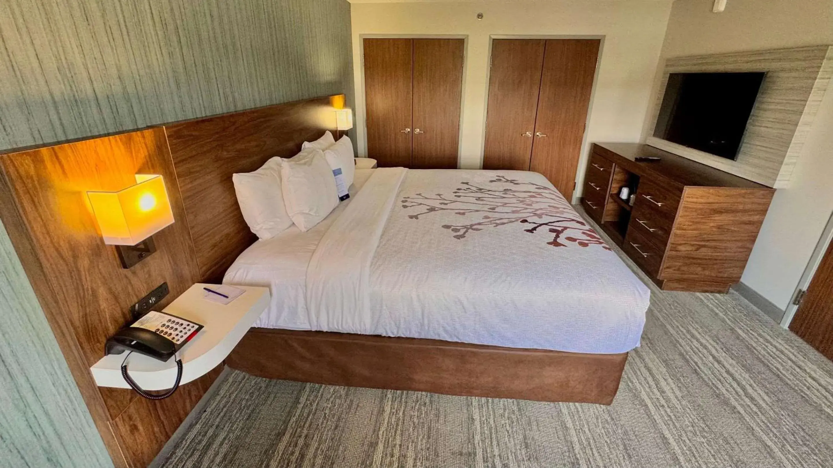 Bedroom, Bed in Sleep Inn Oakbrook Terrace - Chicago Bedroom, Bed in Sleep Inn Oakbrook Terrace - Chicago