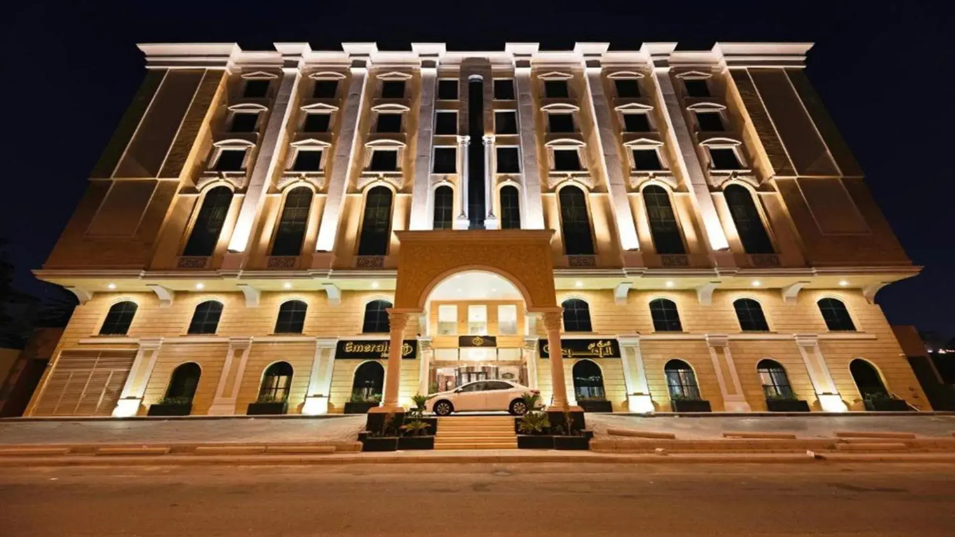 Property building in Sunday Emerald Hotel Property building in Sunday Emerald Hotel