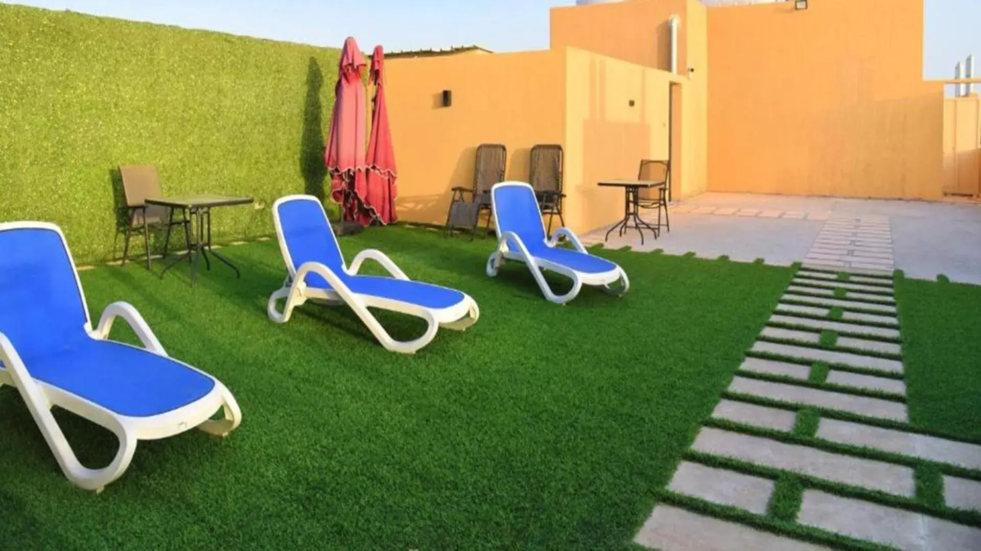 Swimming pool in Sunday Emerald Hotel Swimming pool in Sunday Emerald Hotel