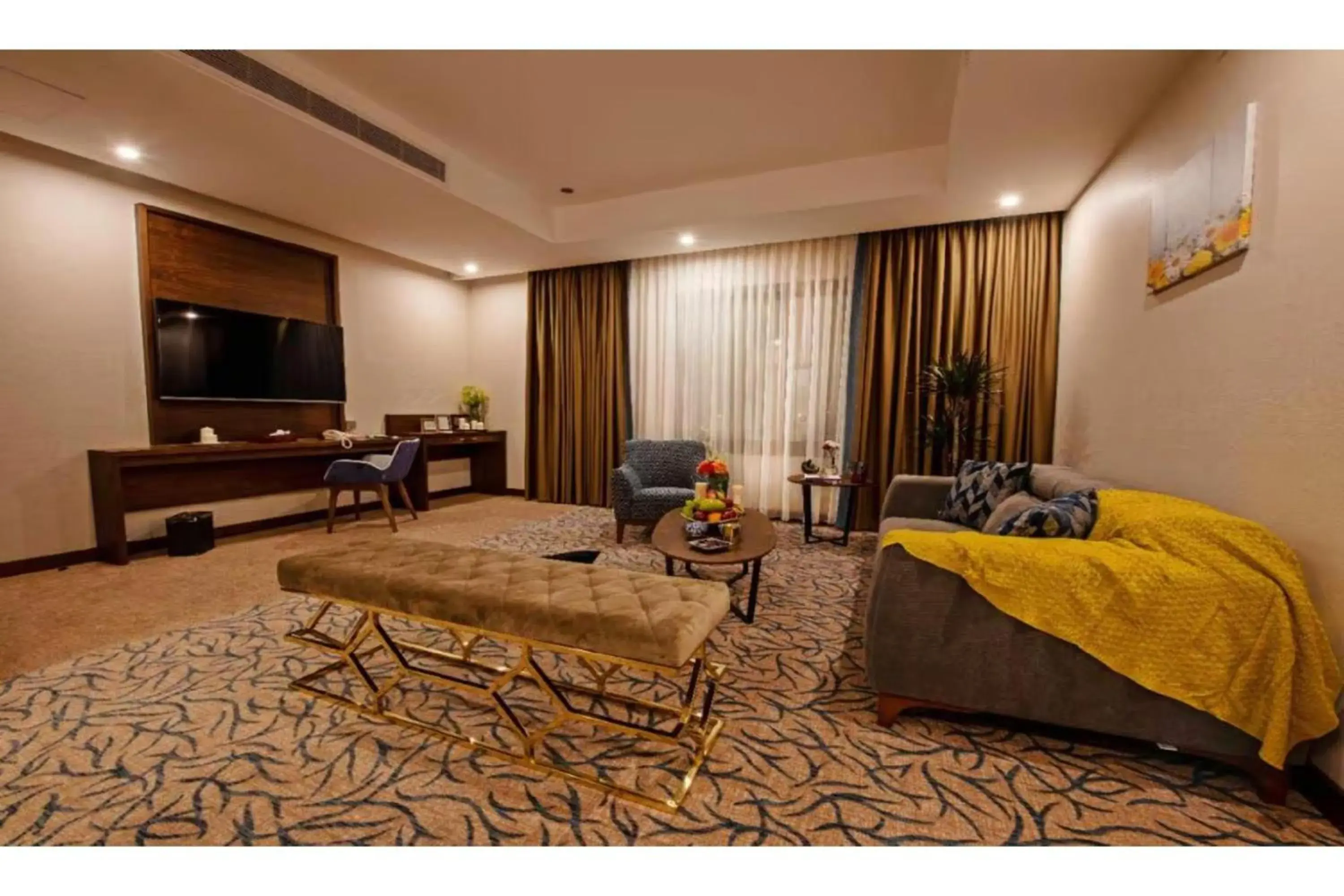 Photo of the whole room, Bed in Sunday Emerald Hotel Photo of the whole room, Bed in Sunday Emerald Hotel