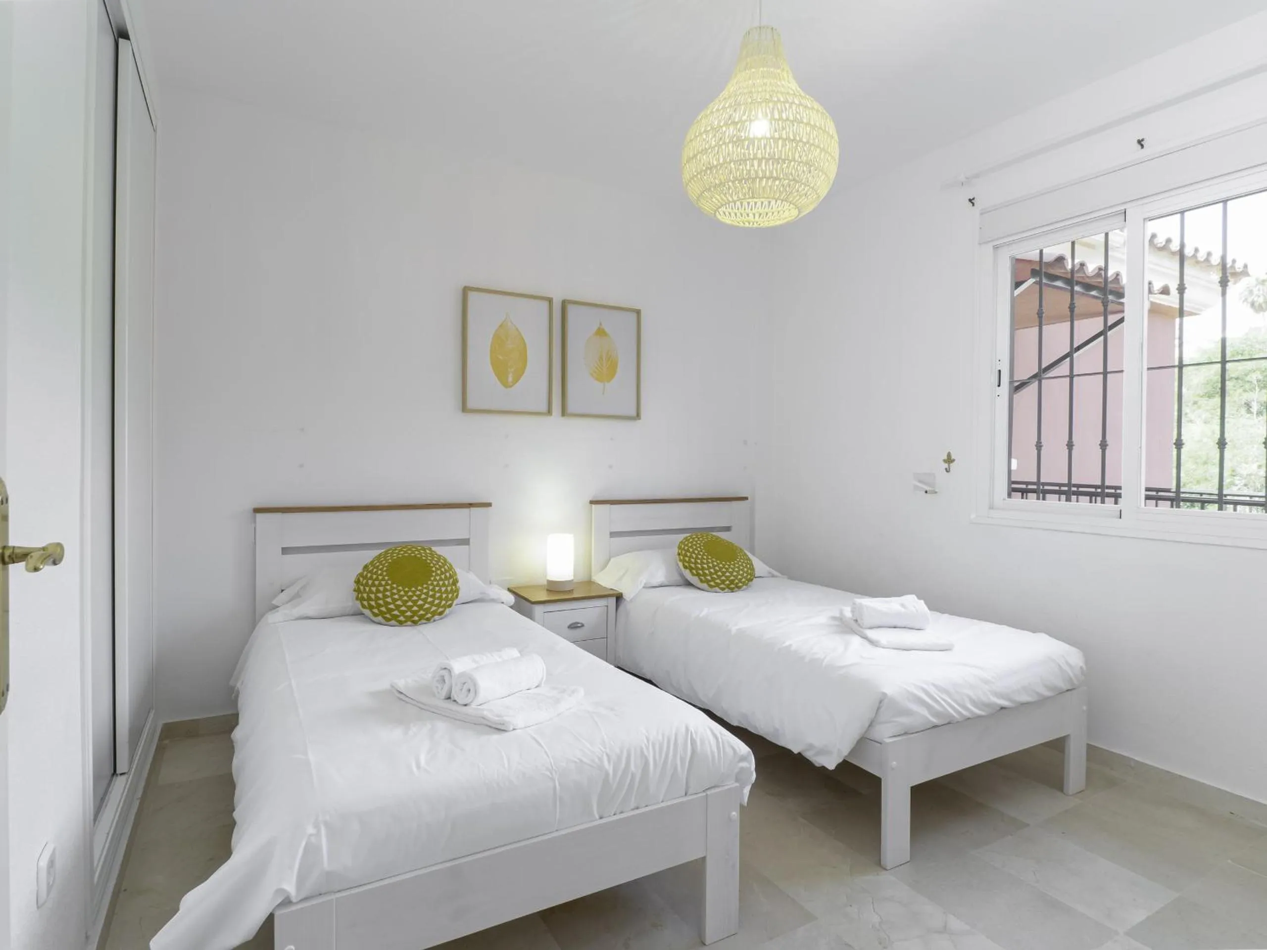 Bed in 2308- 2bedrooms apt with stunning sea view-terrace