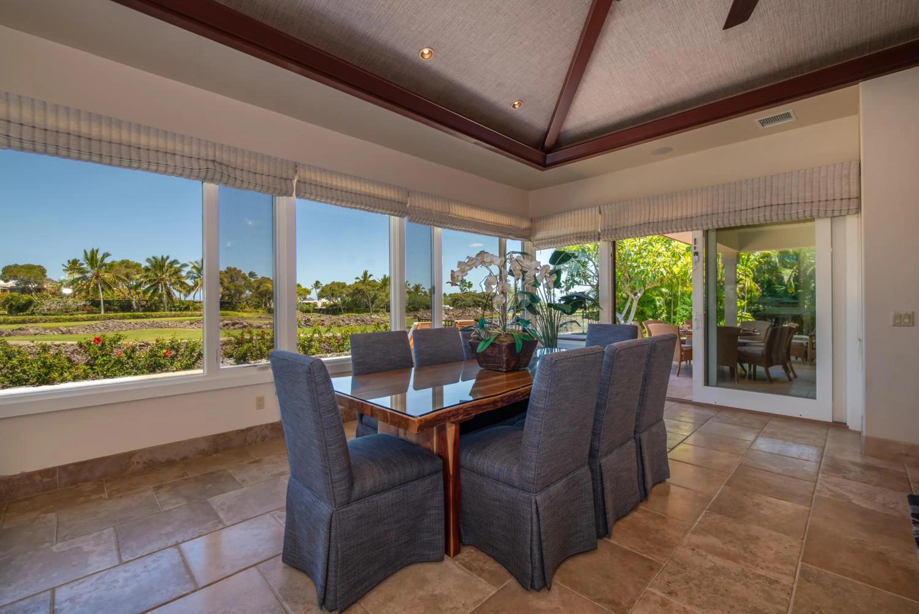Dining area in Mauna Lani Luxury Vacation Villas - CoralTree Residence Collection