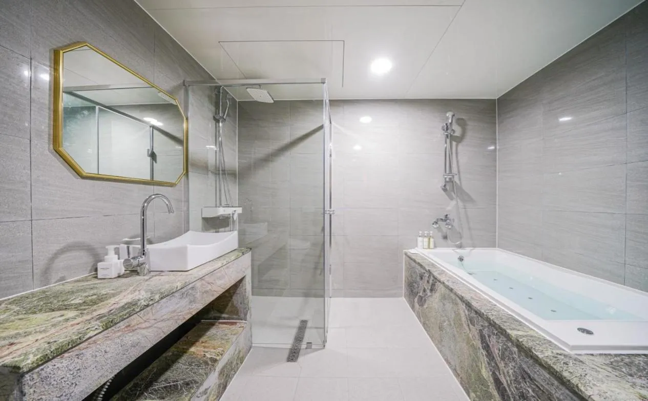 The Stone Bridge Hotel Dongnae