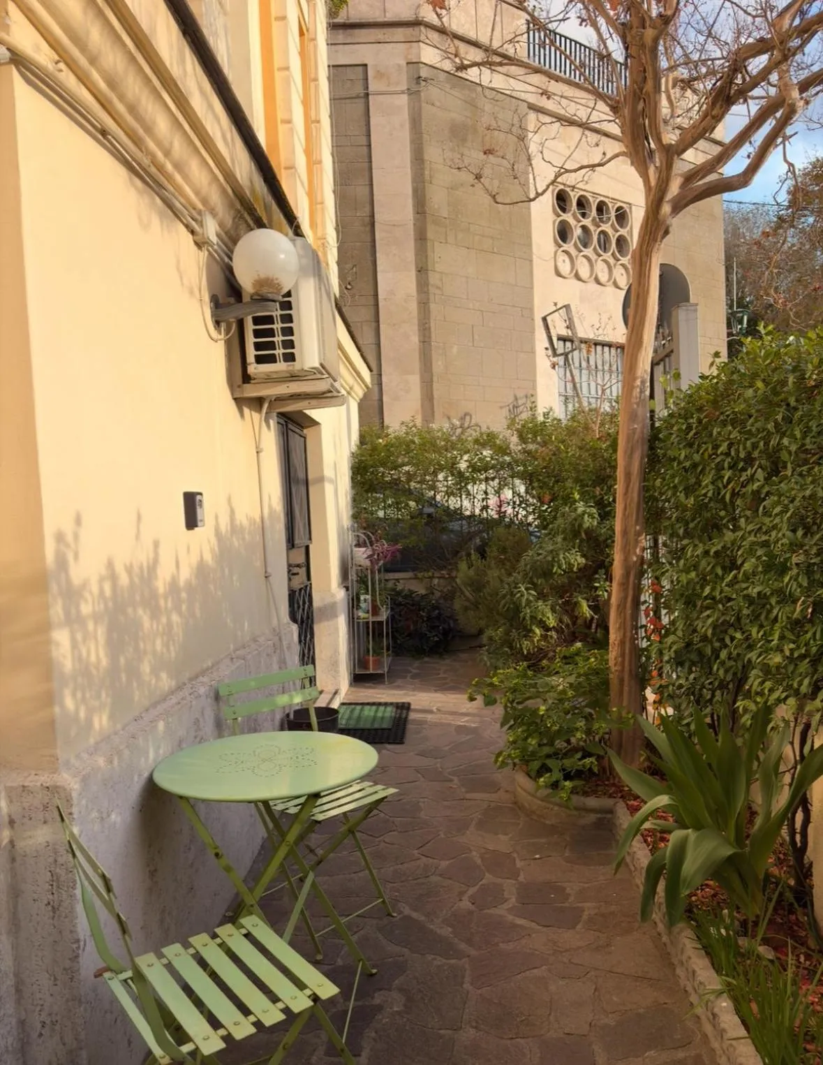 Property building in Marilyn's House 2