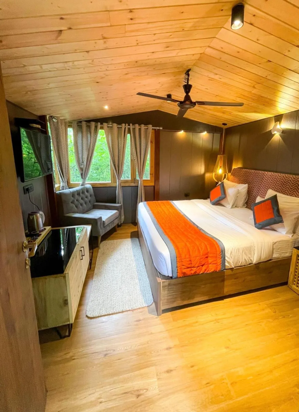 Photo of the whole room, Bed in Ayar Jungle Resort