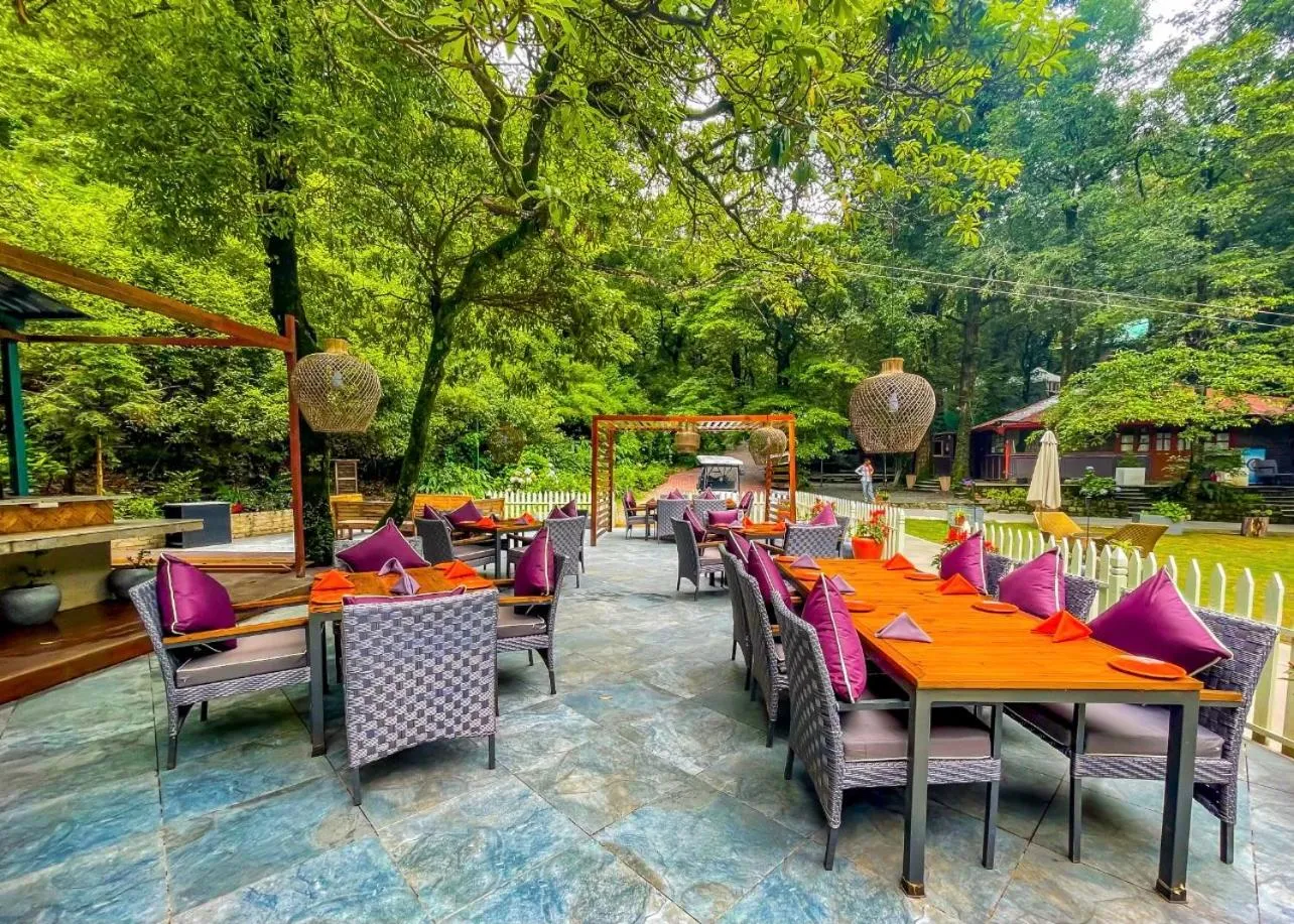 Restaurant/places to eat in Ayar Jungle Resort